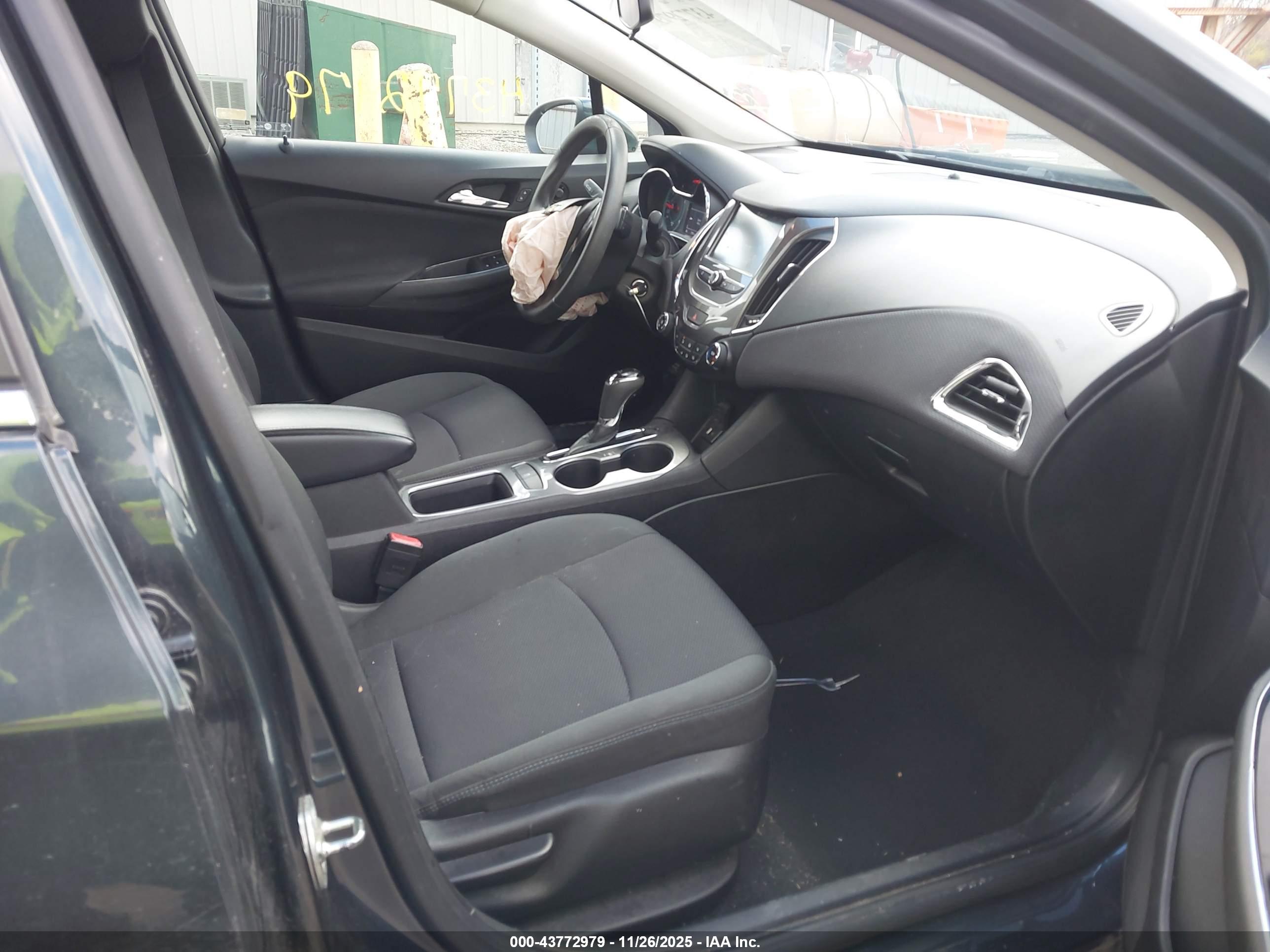 CHEVROLET CRUZE image 5