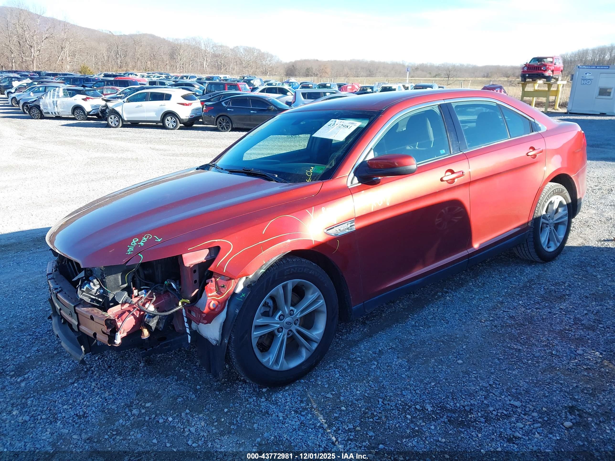 FORD TAURUS image 2