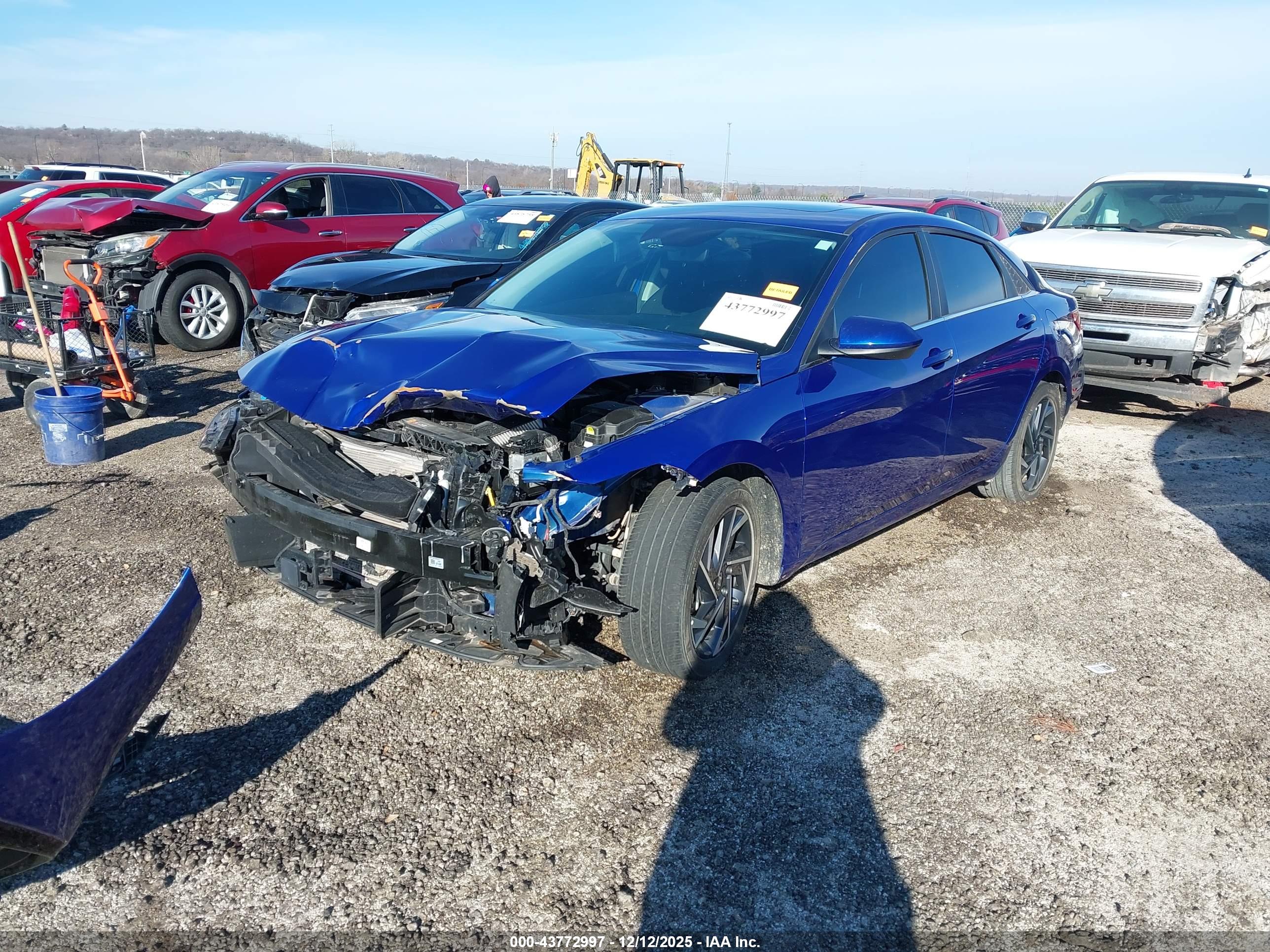 HYUNDAI ELANTRA image 2