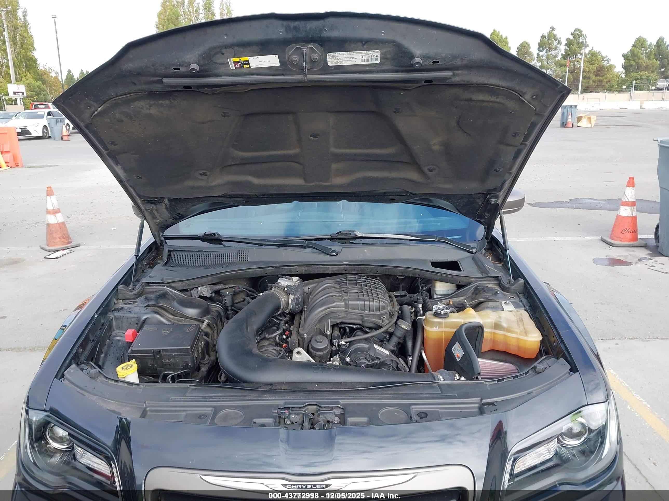 CHRYSLER 300C image 10