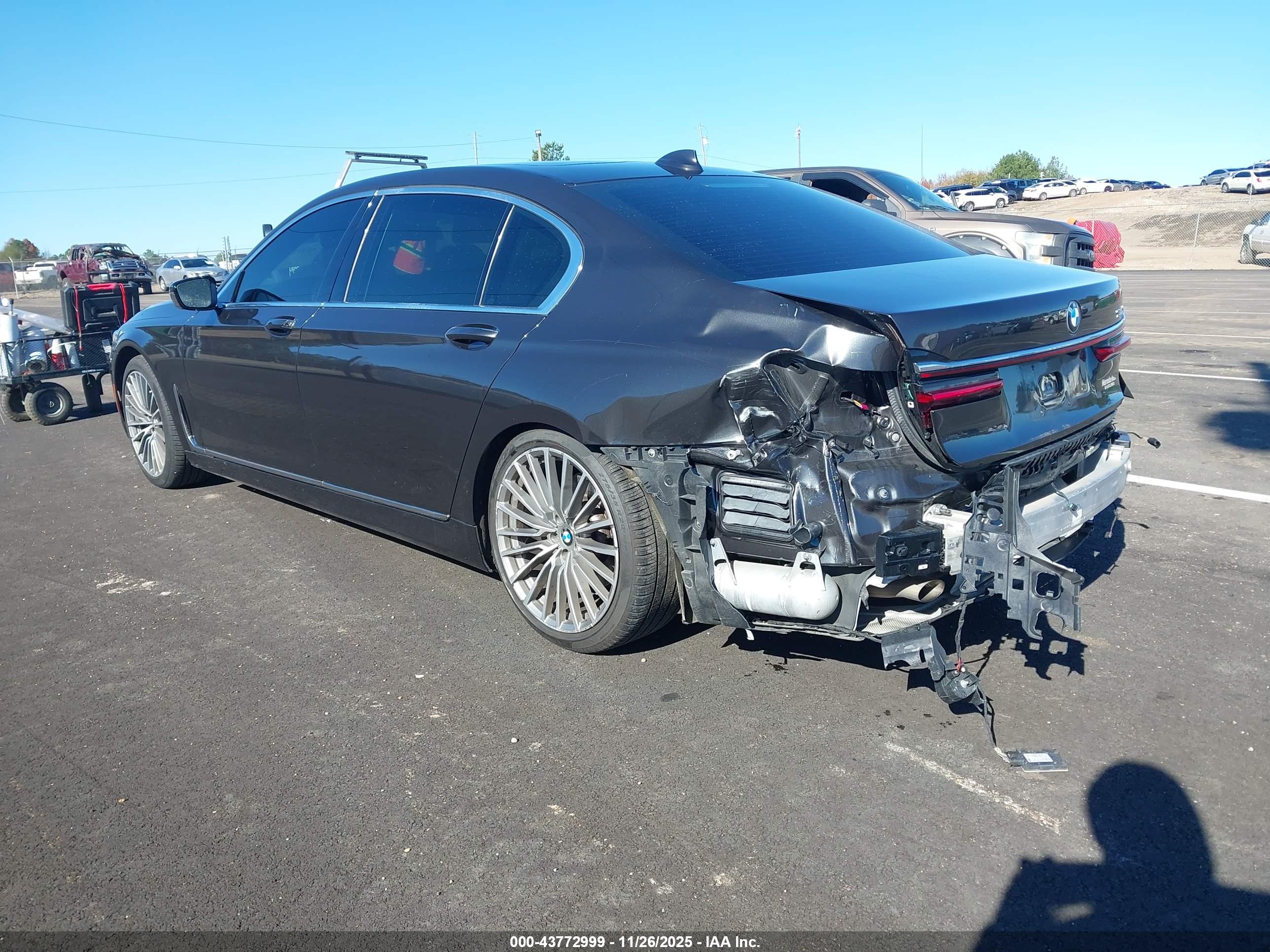BMW 740 image 3