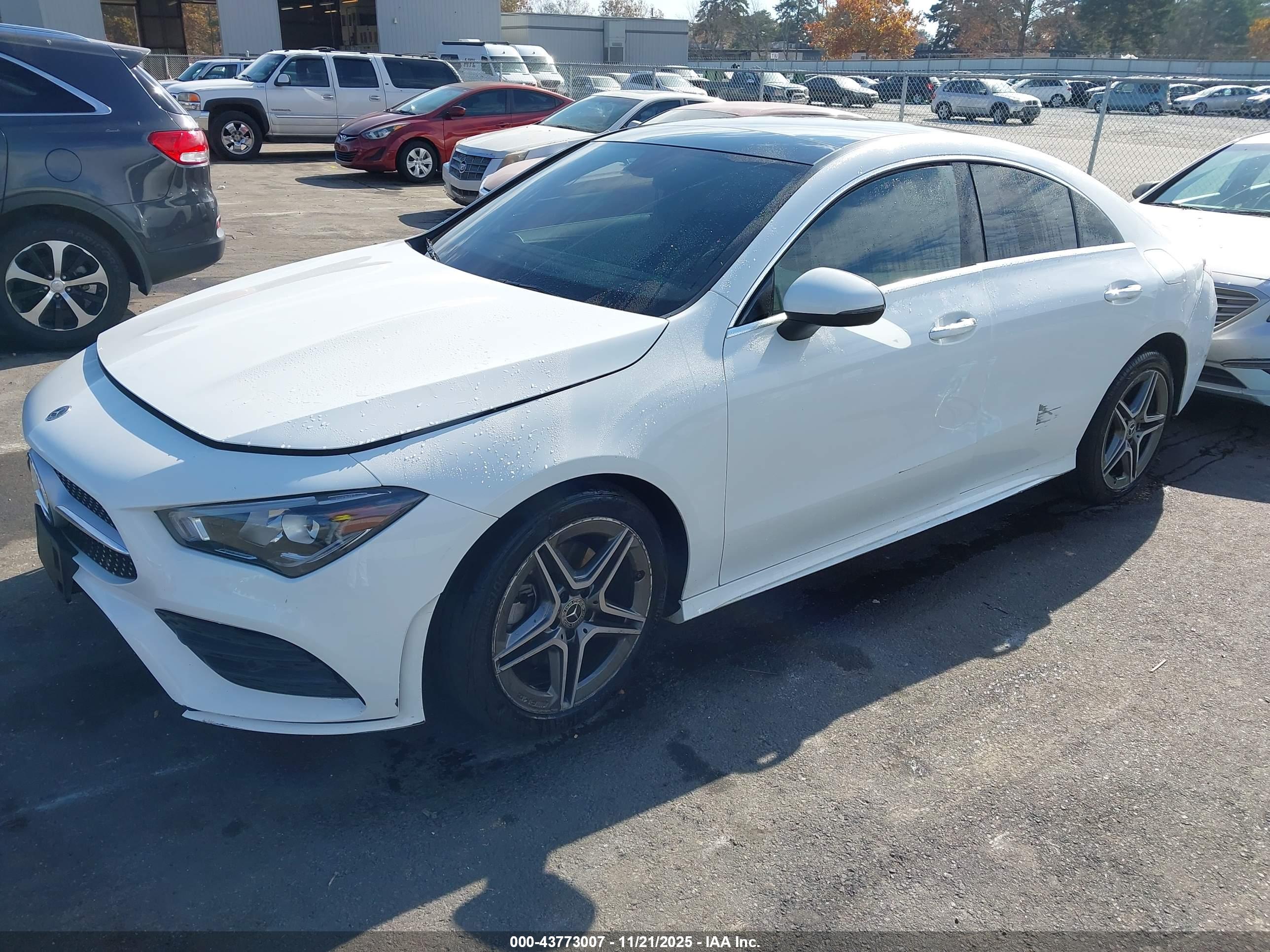 MERCEDES-BENZ CLA image 2