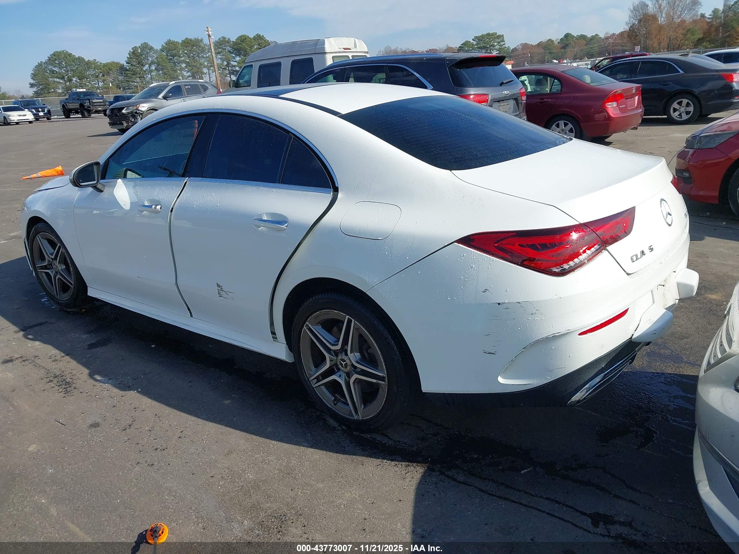 MERCEDES-BENZ CLA image 3