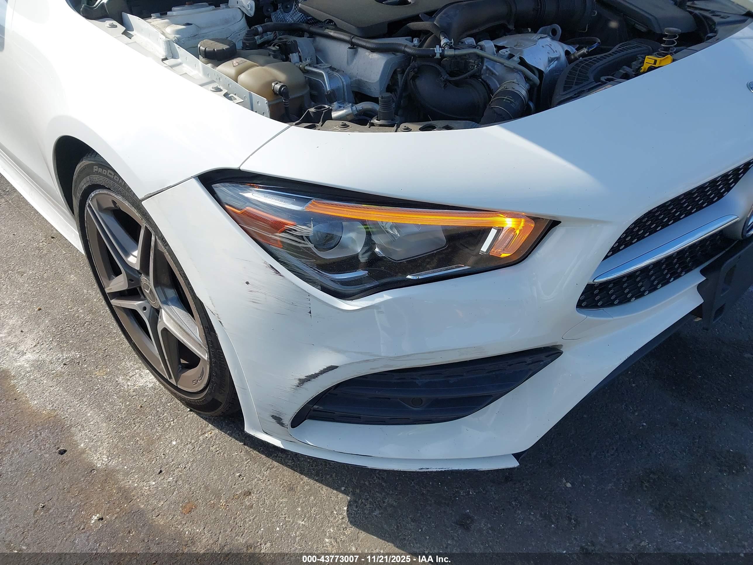 MERCEDES-BENZ CLA image 6