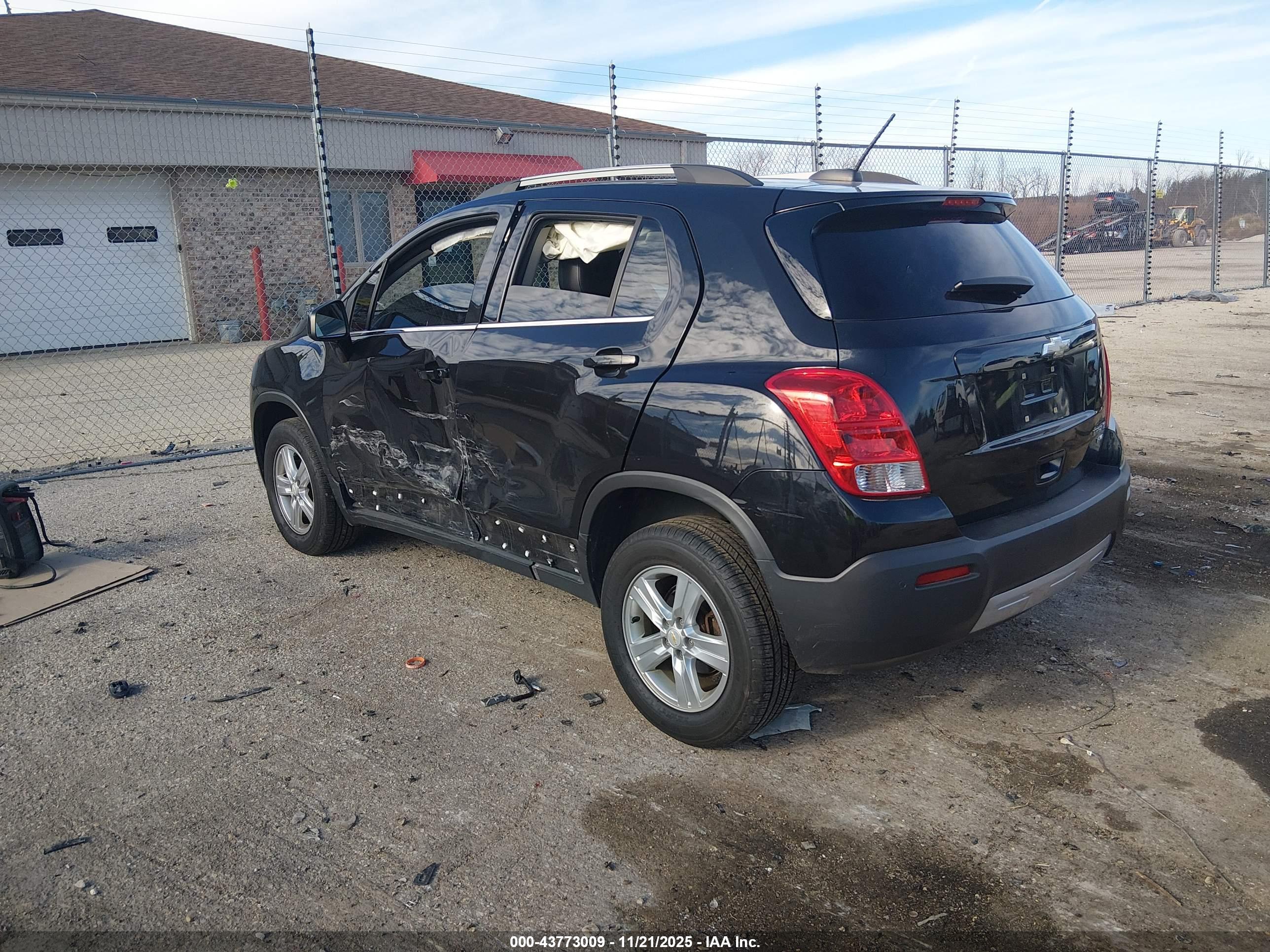 CHEVROLET TRAX image 3