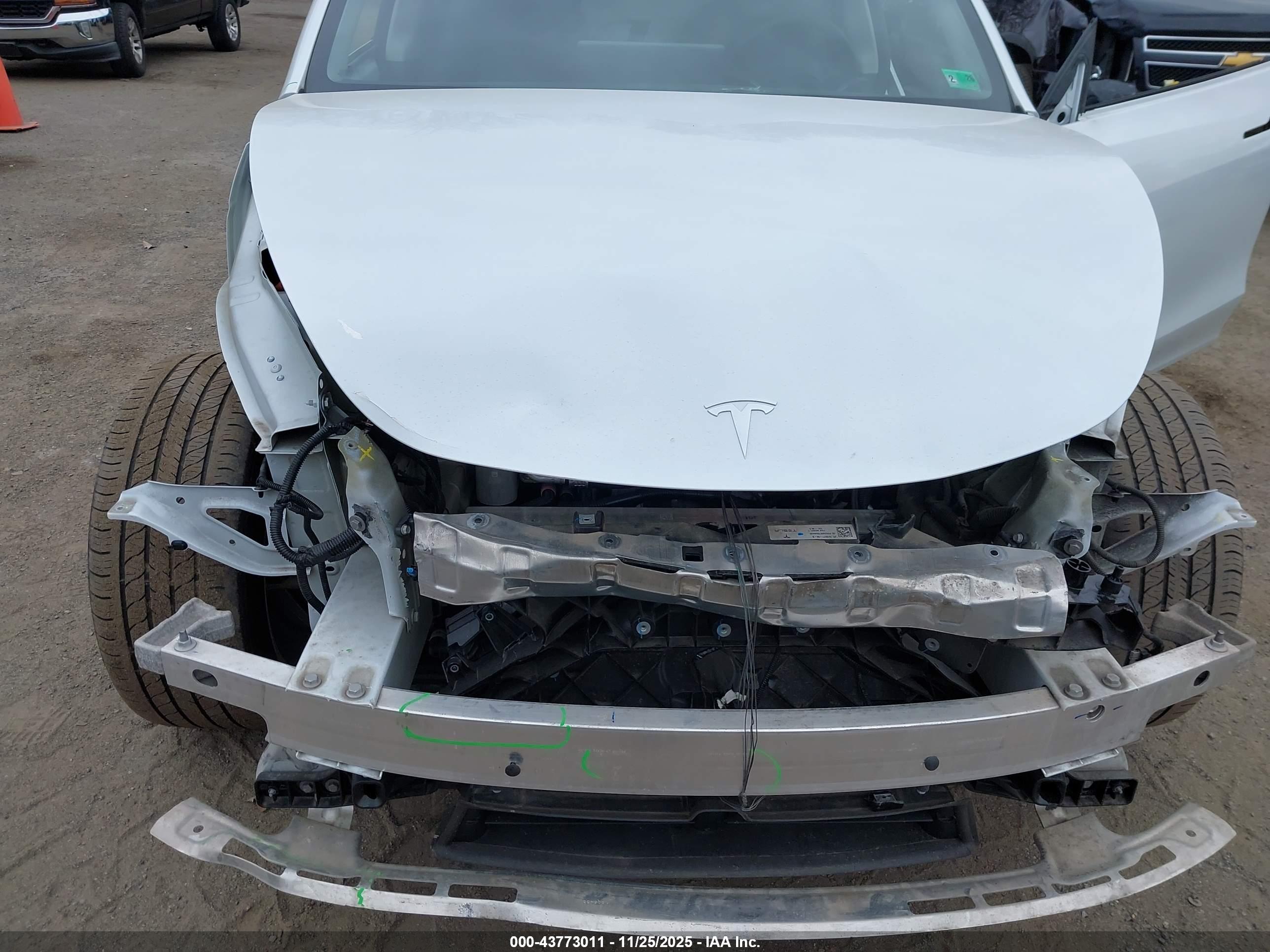 TESLA MODEL image 10