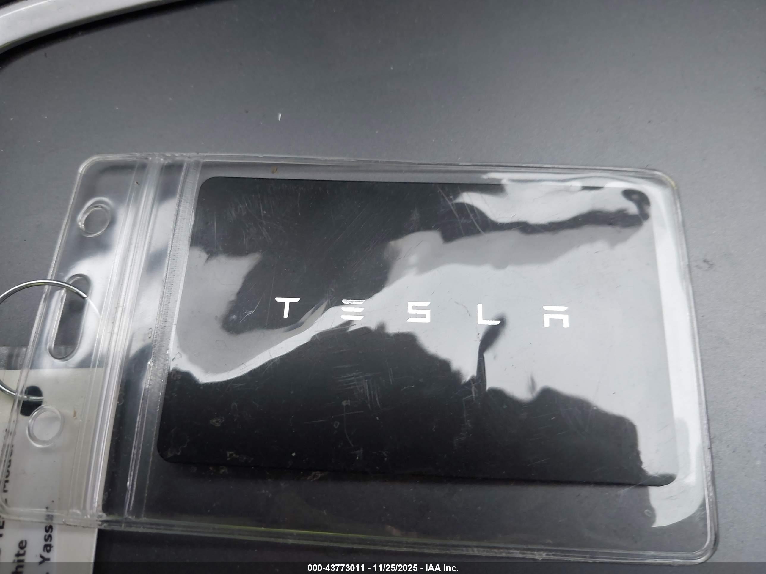 TESLA MODEL image 11
