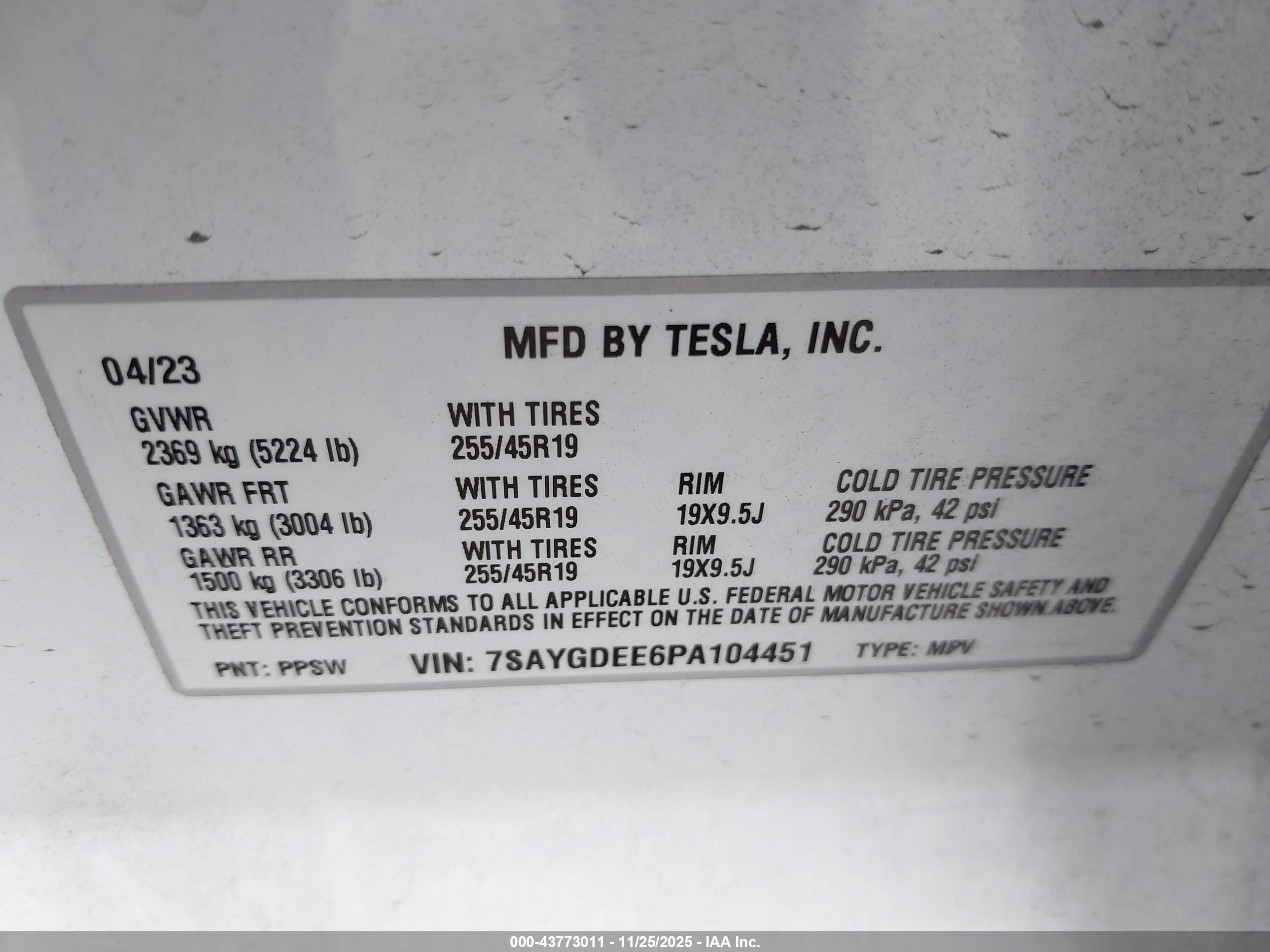 TESLA MODEL image 9