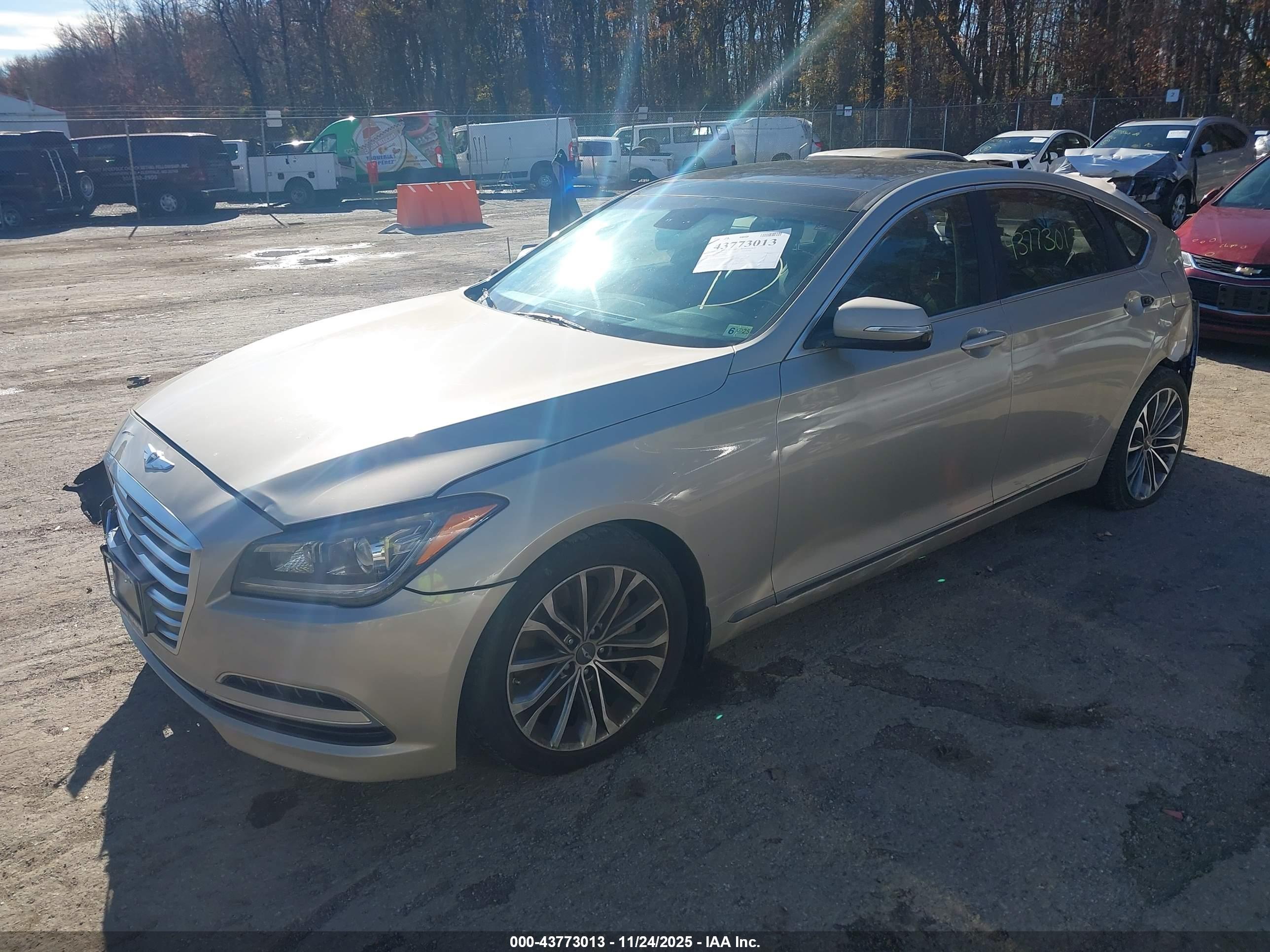 HYUNDAI GENESIS image 2