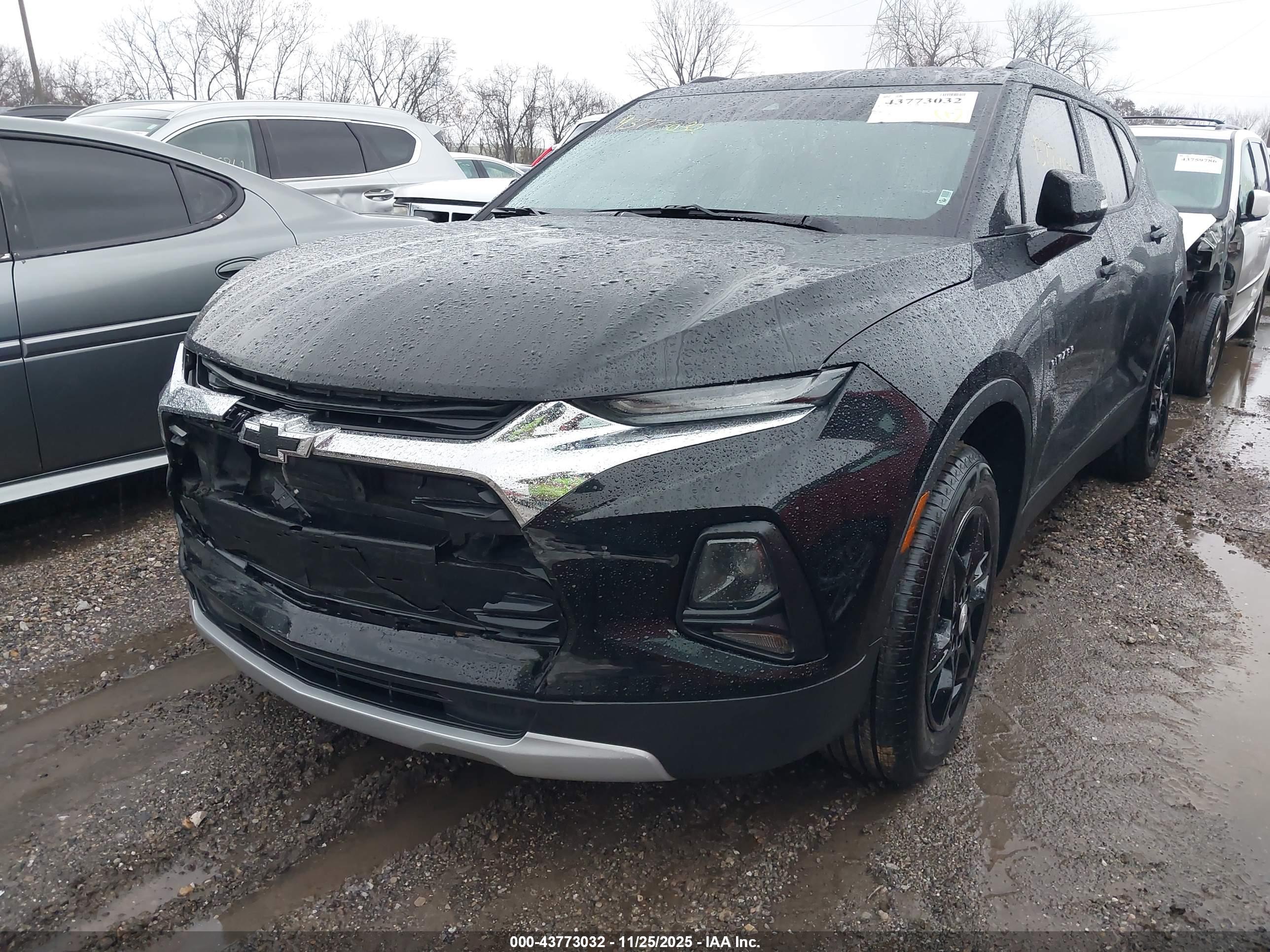 CHEVROLET BLAZER image 2