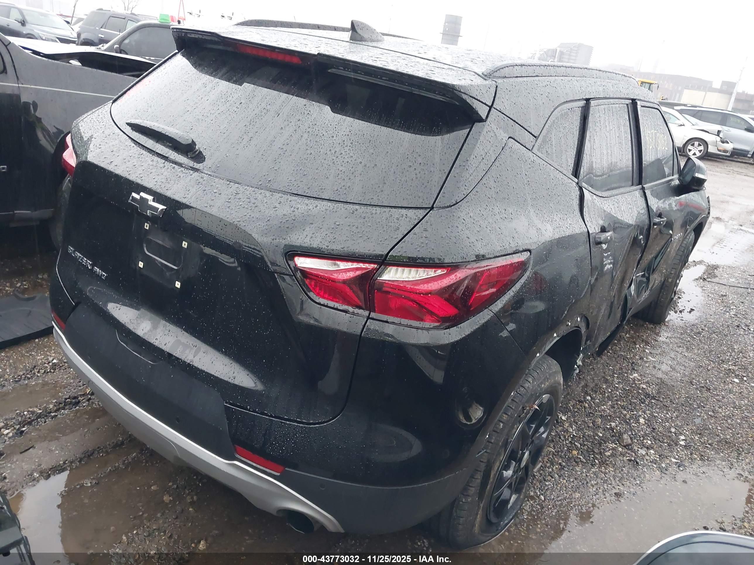 CHEVROLET BLAZER image 4