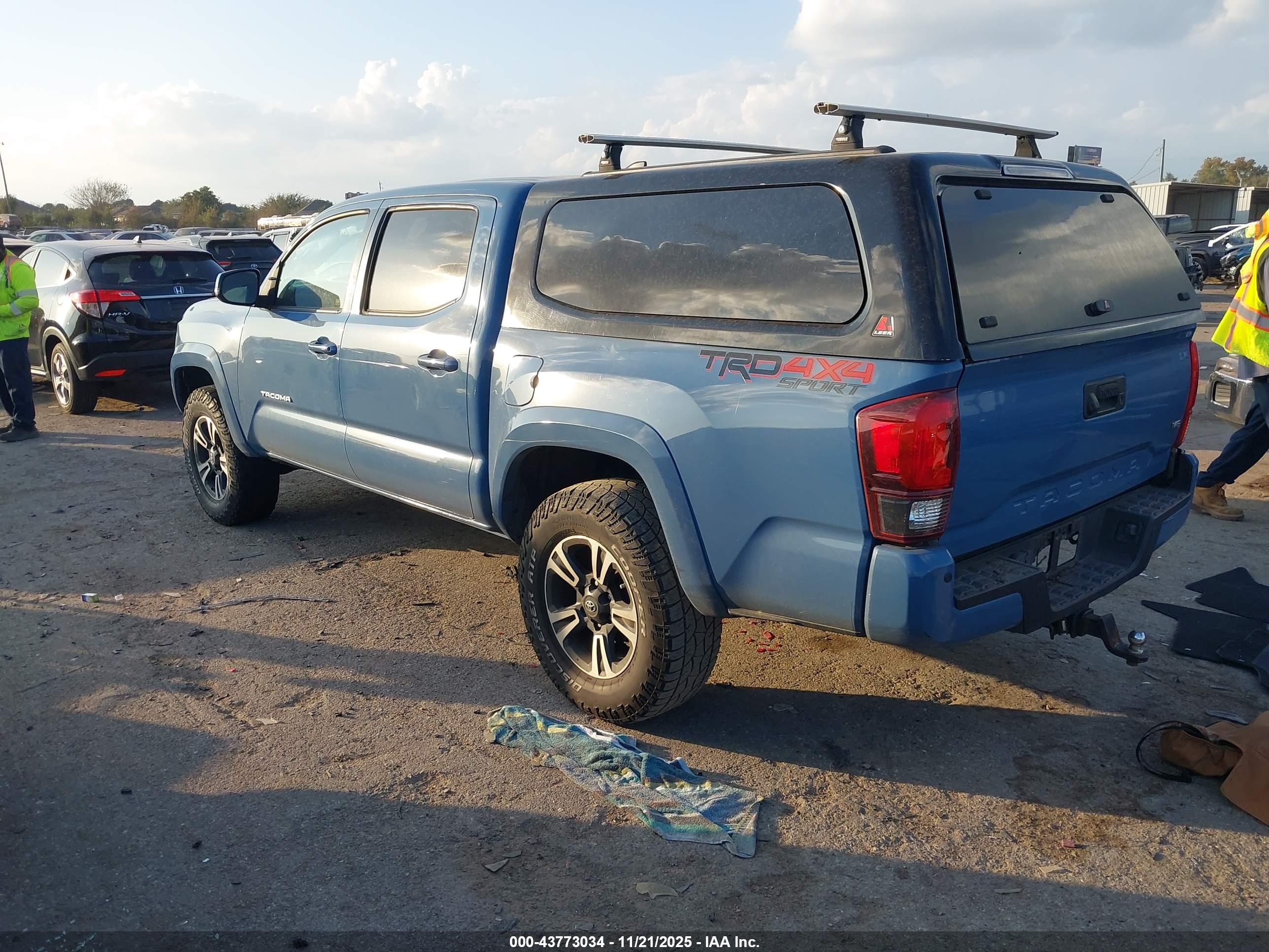 TOYOTA TACOMA image 3