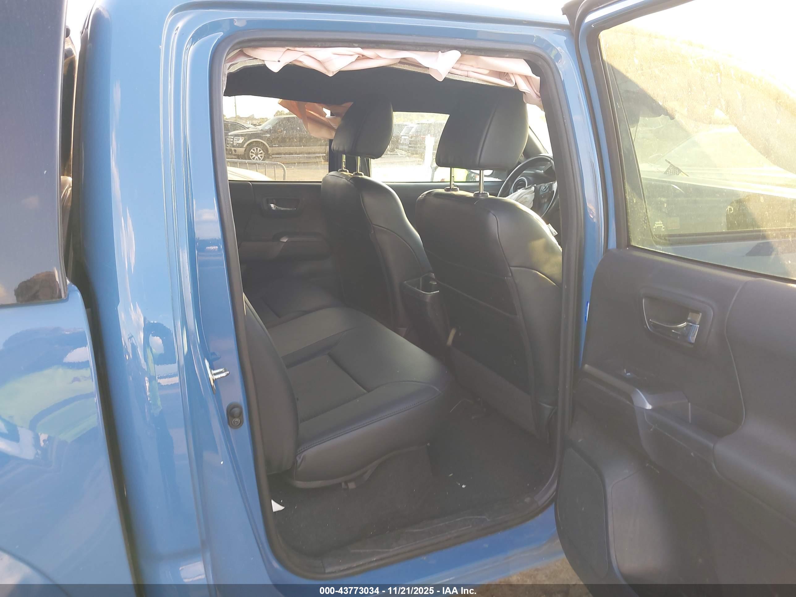 TOYOTA TACOMA image 8