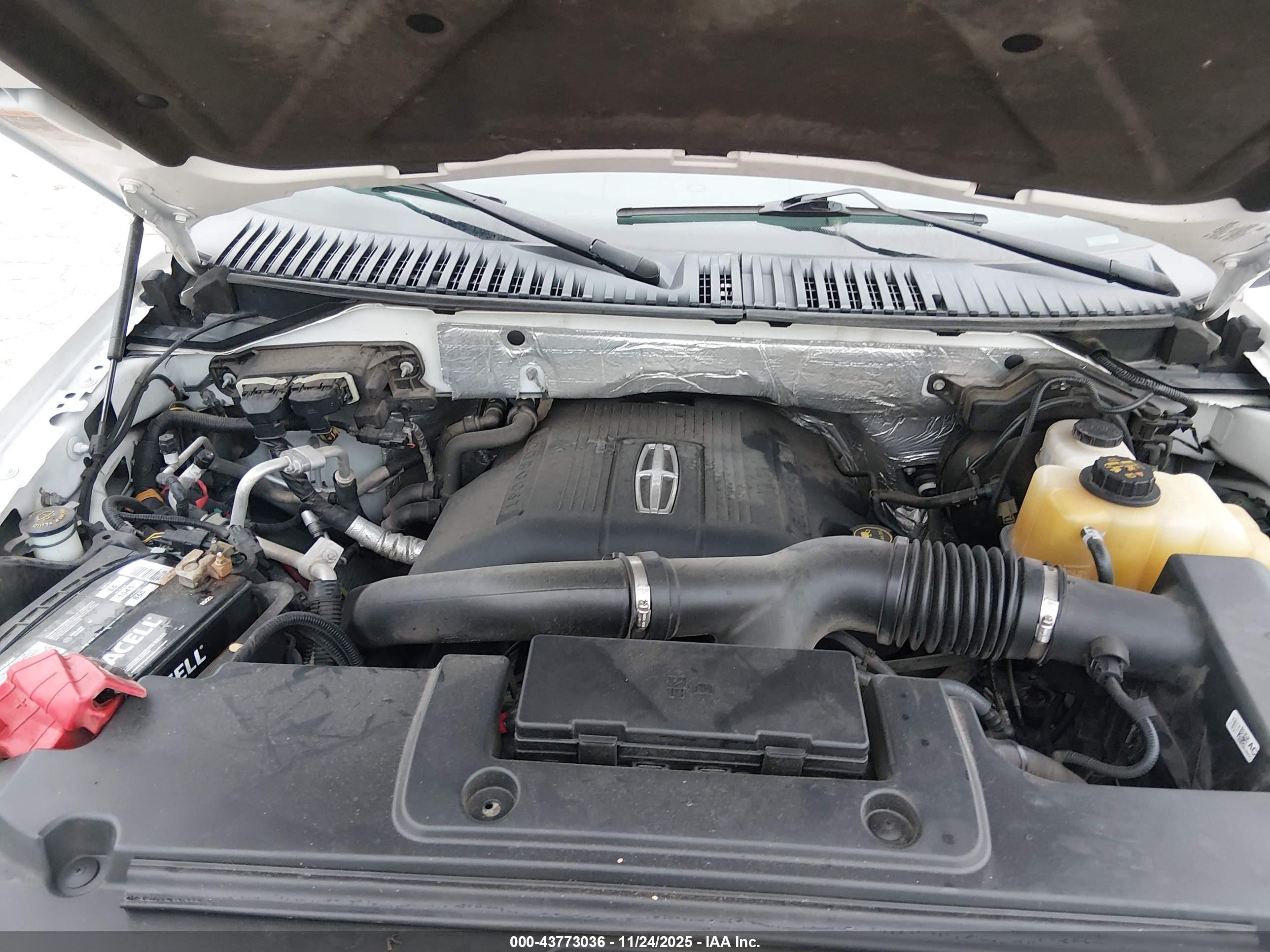 LINCOLN NAVIGATOR image 10