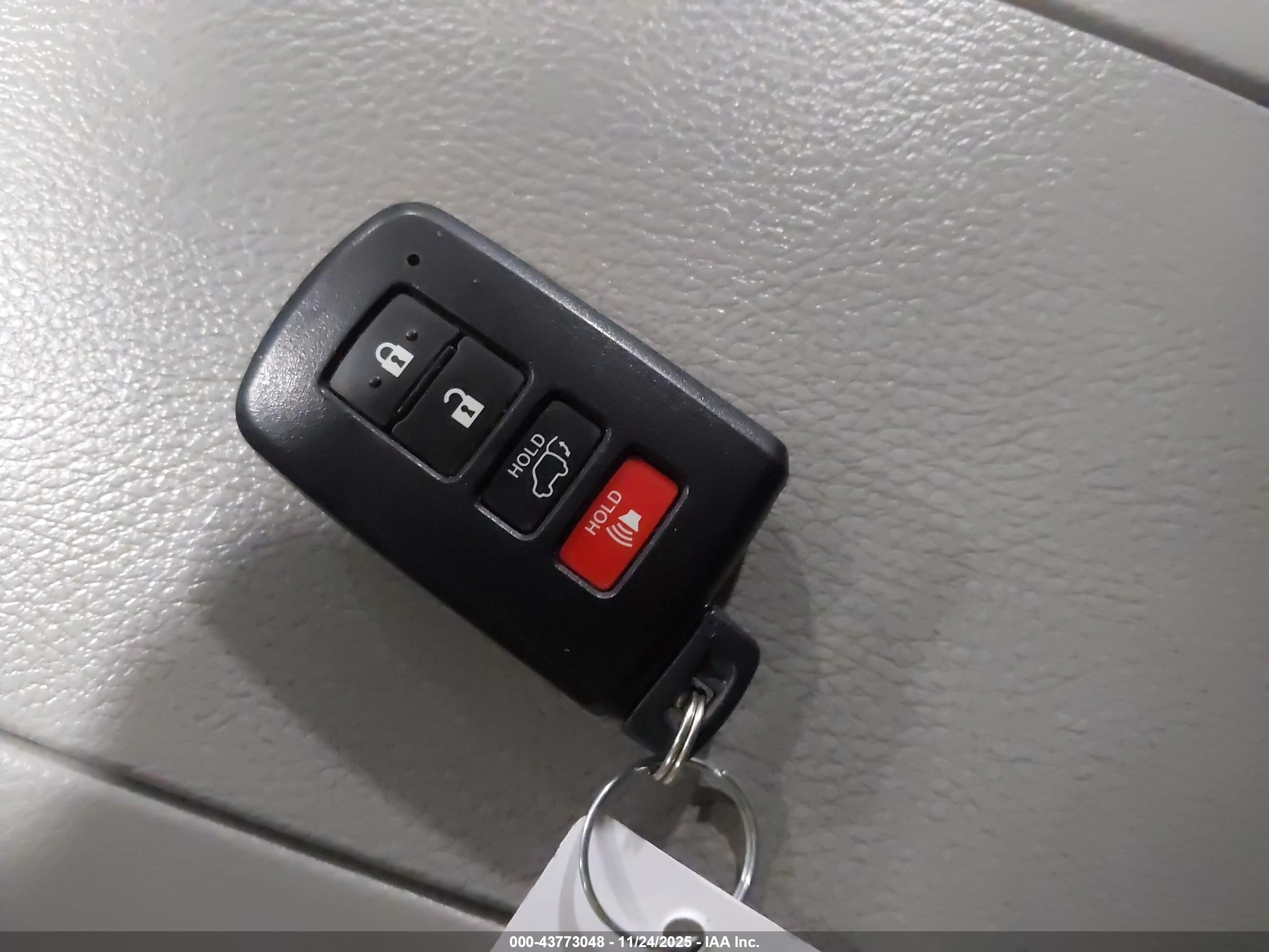 TOYOTA HIGHLANDER image 11