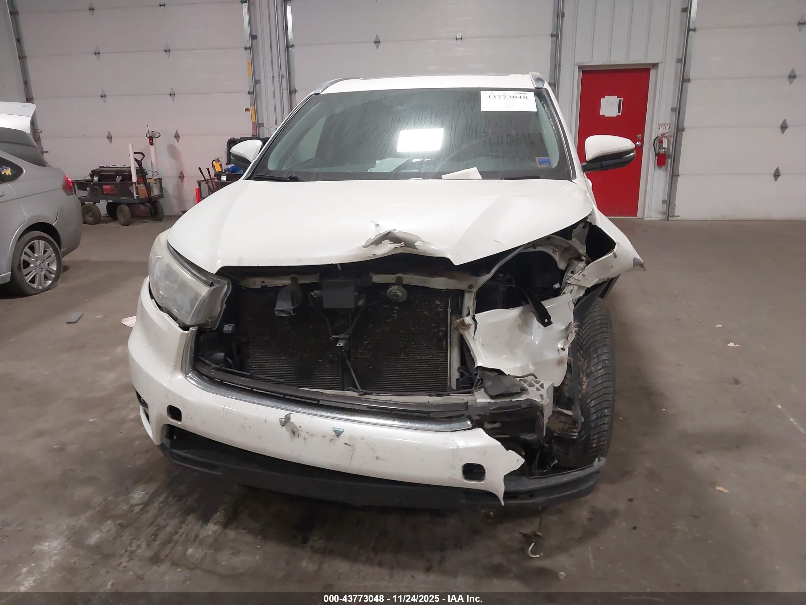 TOYOTA HIGHLANDER image 6