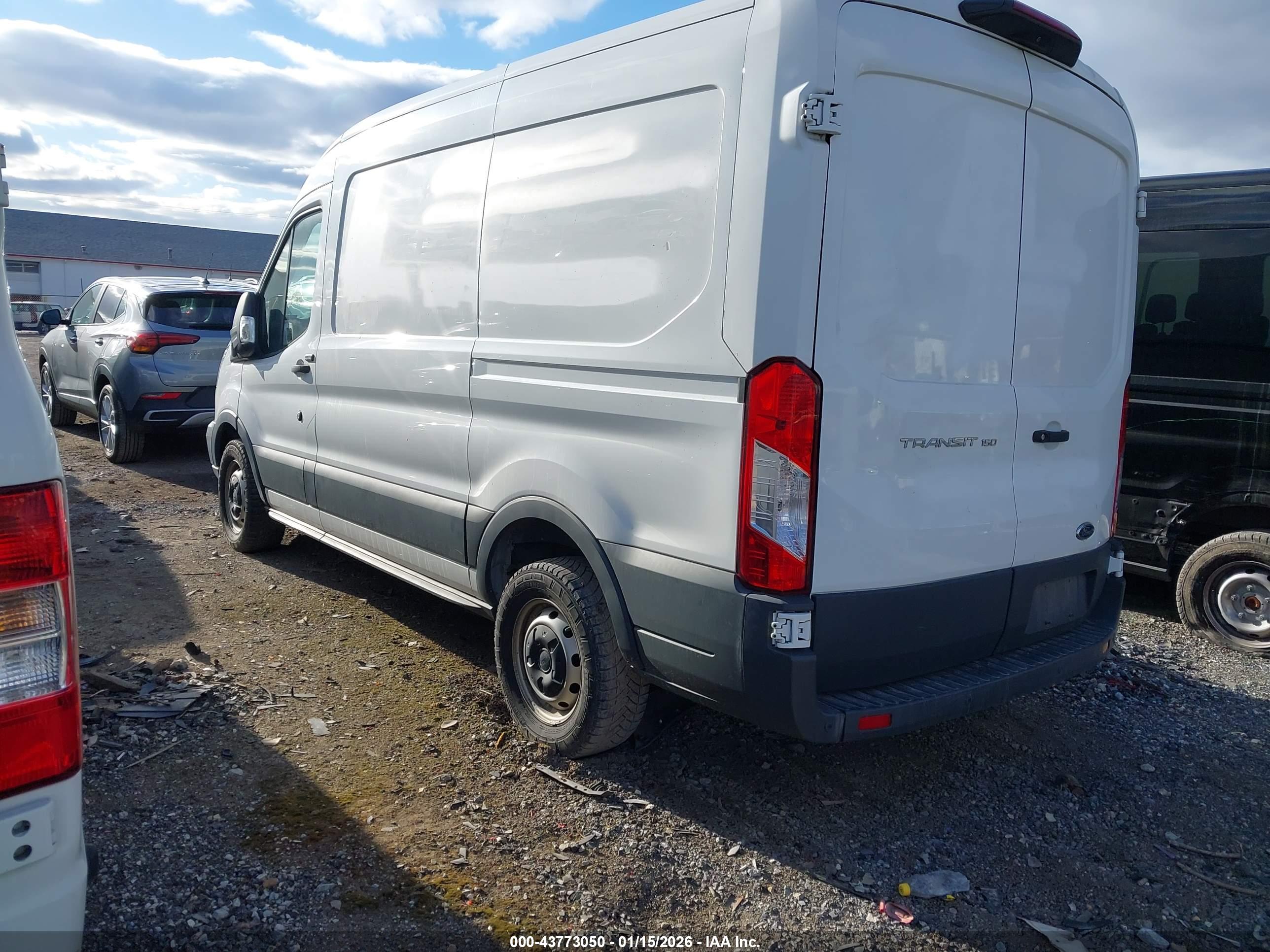 FORD TRANSIT-150 image 3