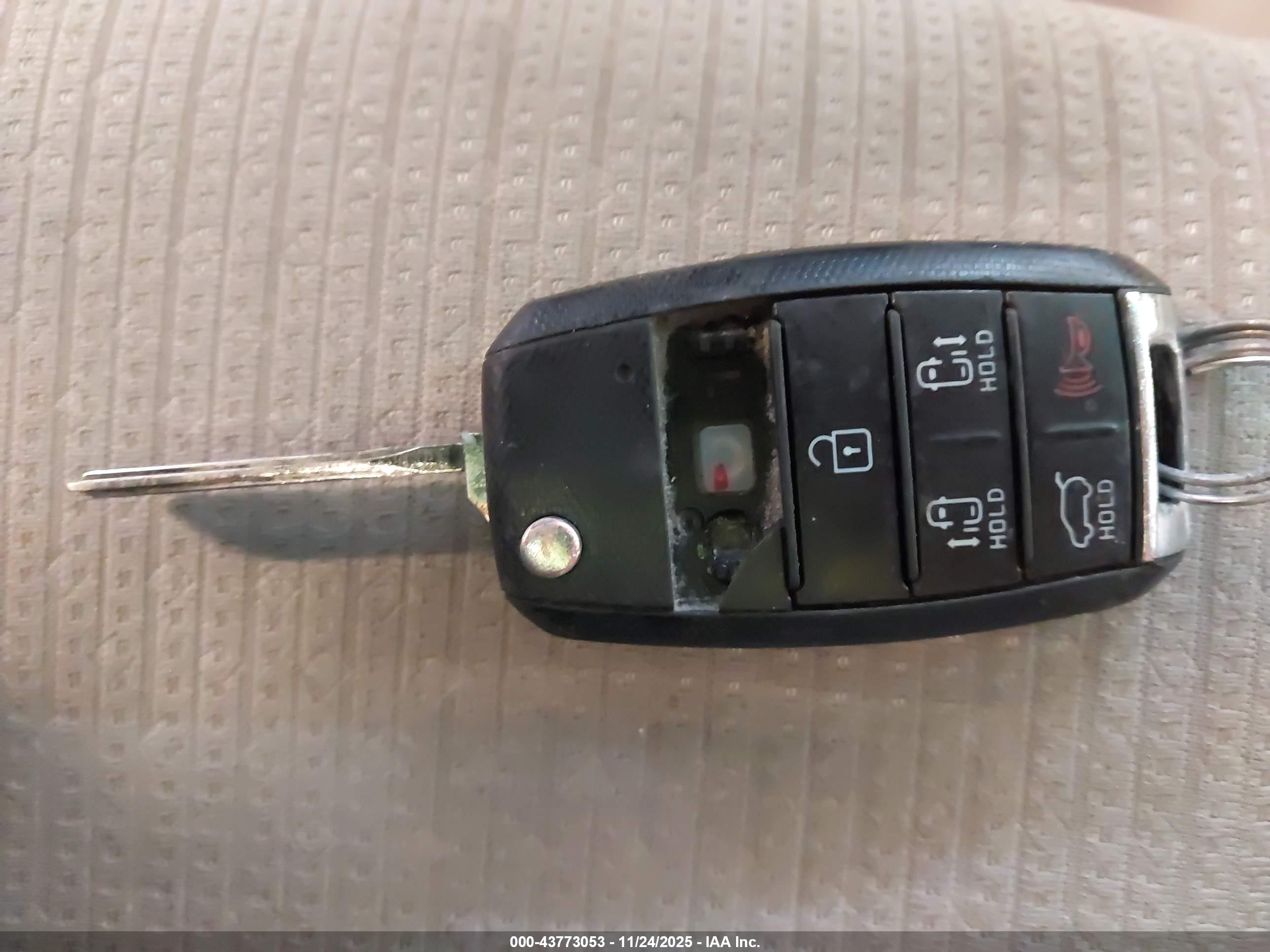 KIA SEDONA image 11