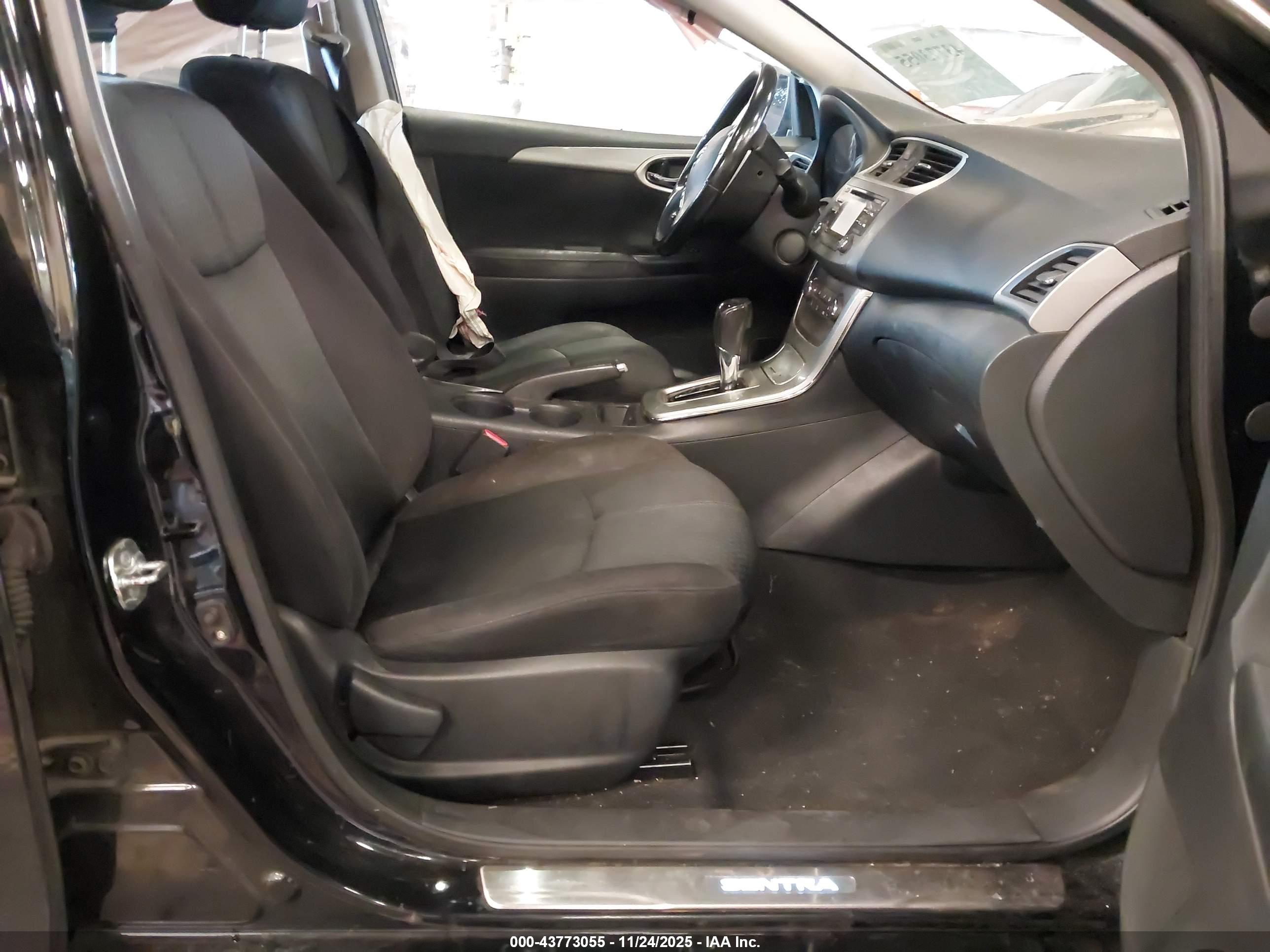 NISSAN SENTRA image 5