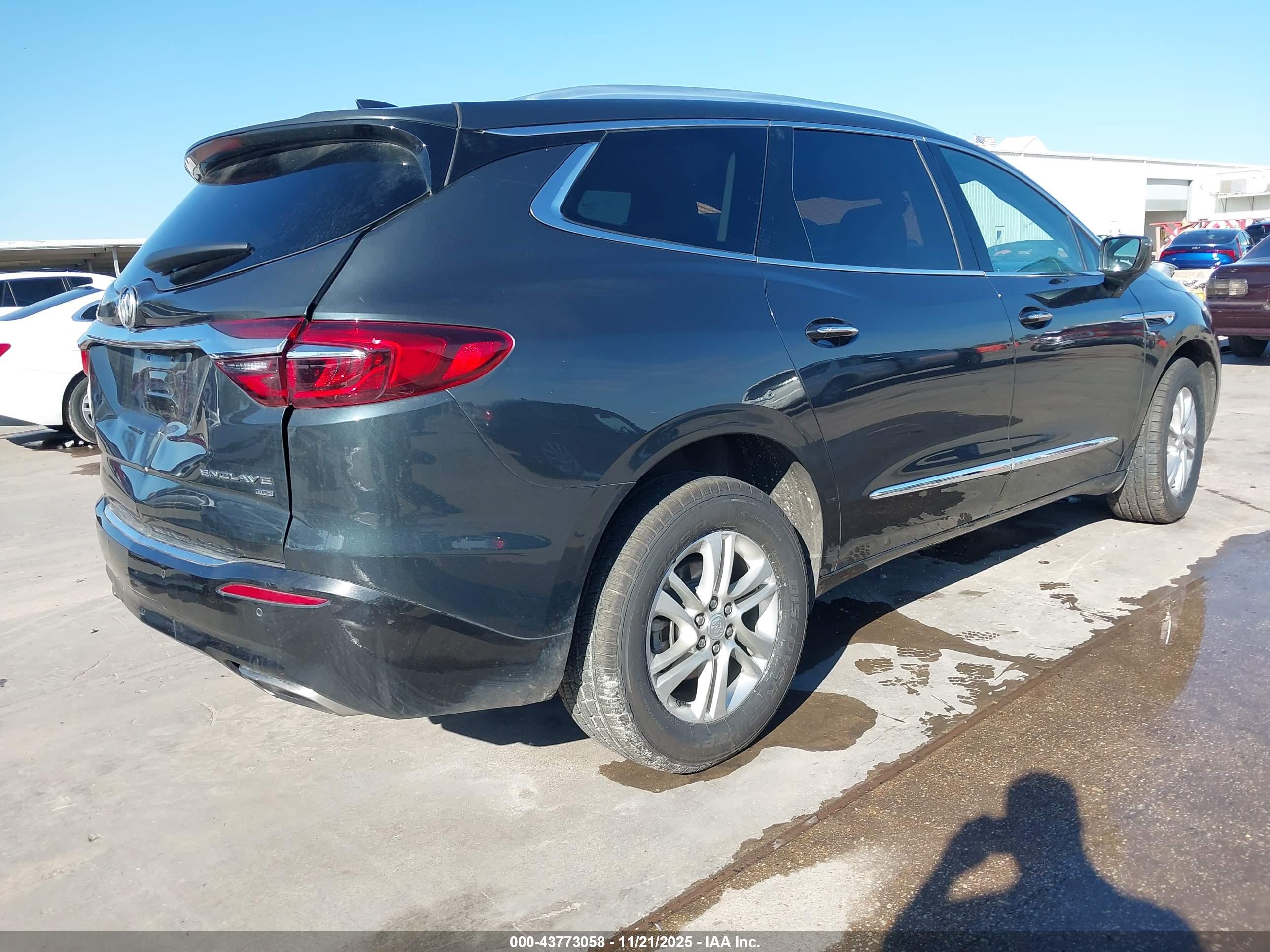 BUICK ENCLAVE image 4