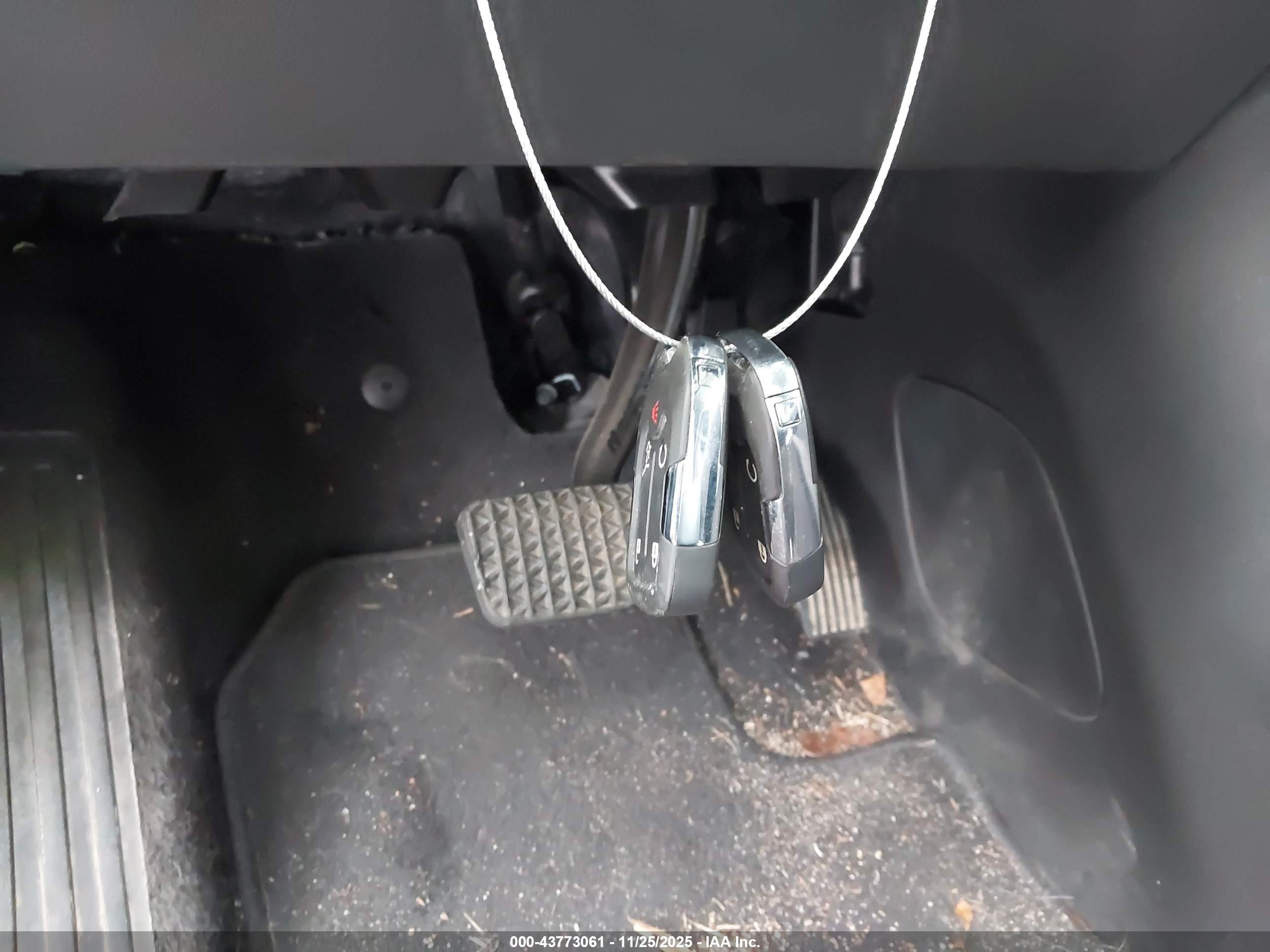 GMC TERRAIN image 11