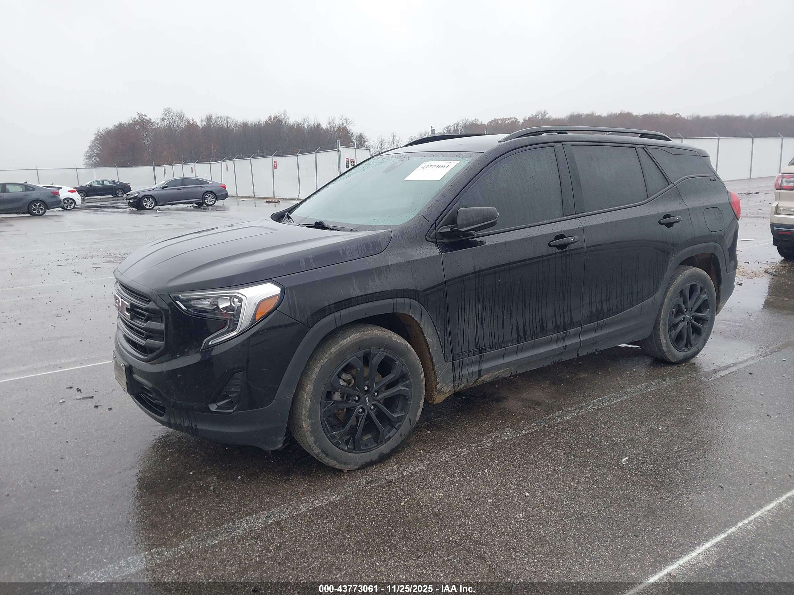 GMC TERRAIN image 2