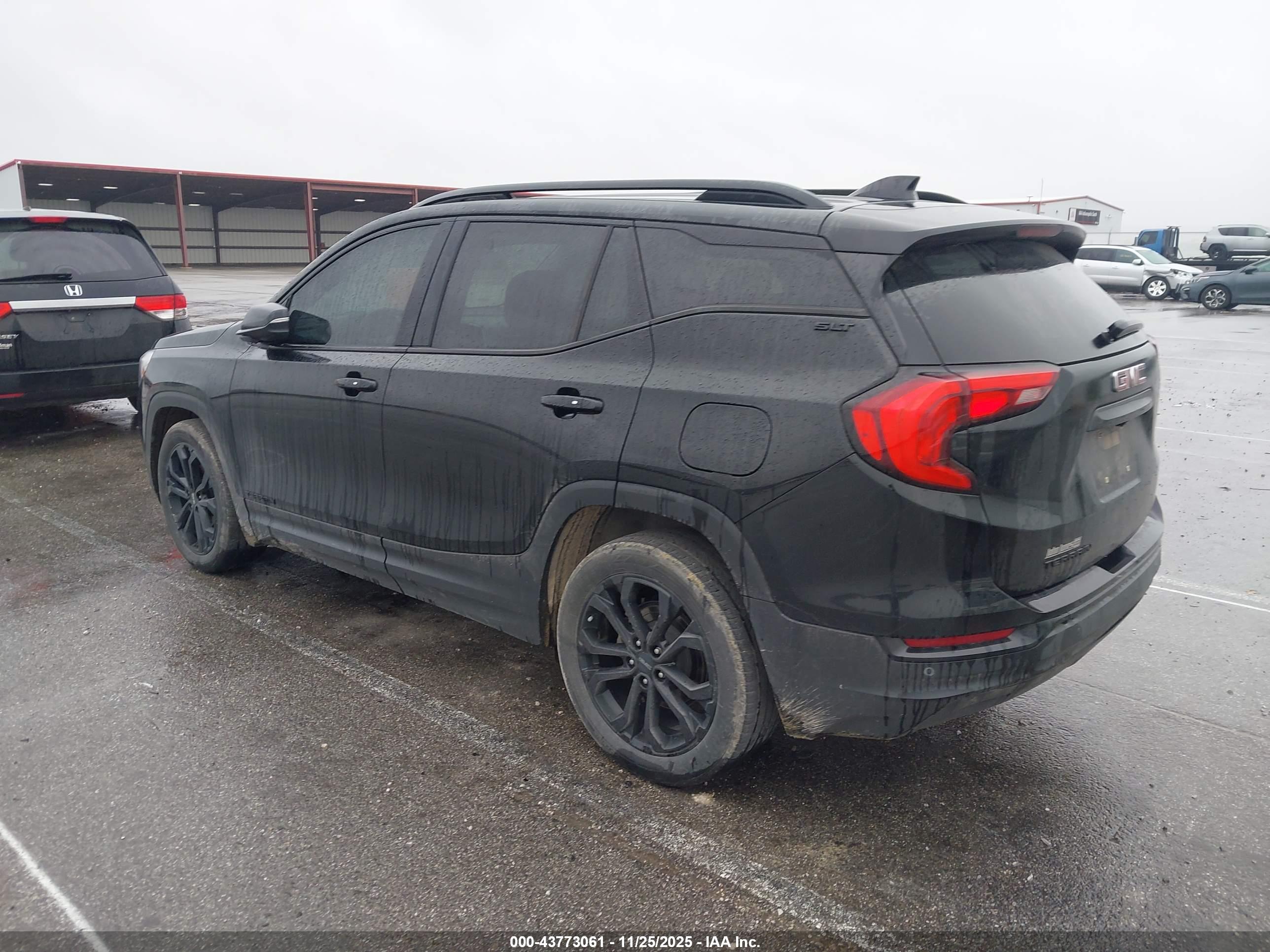 GMC TERRAIN image 3