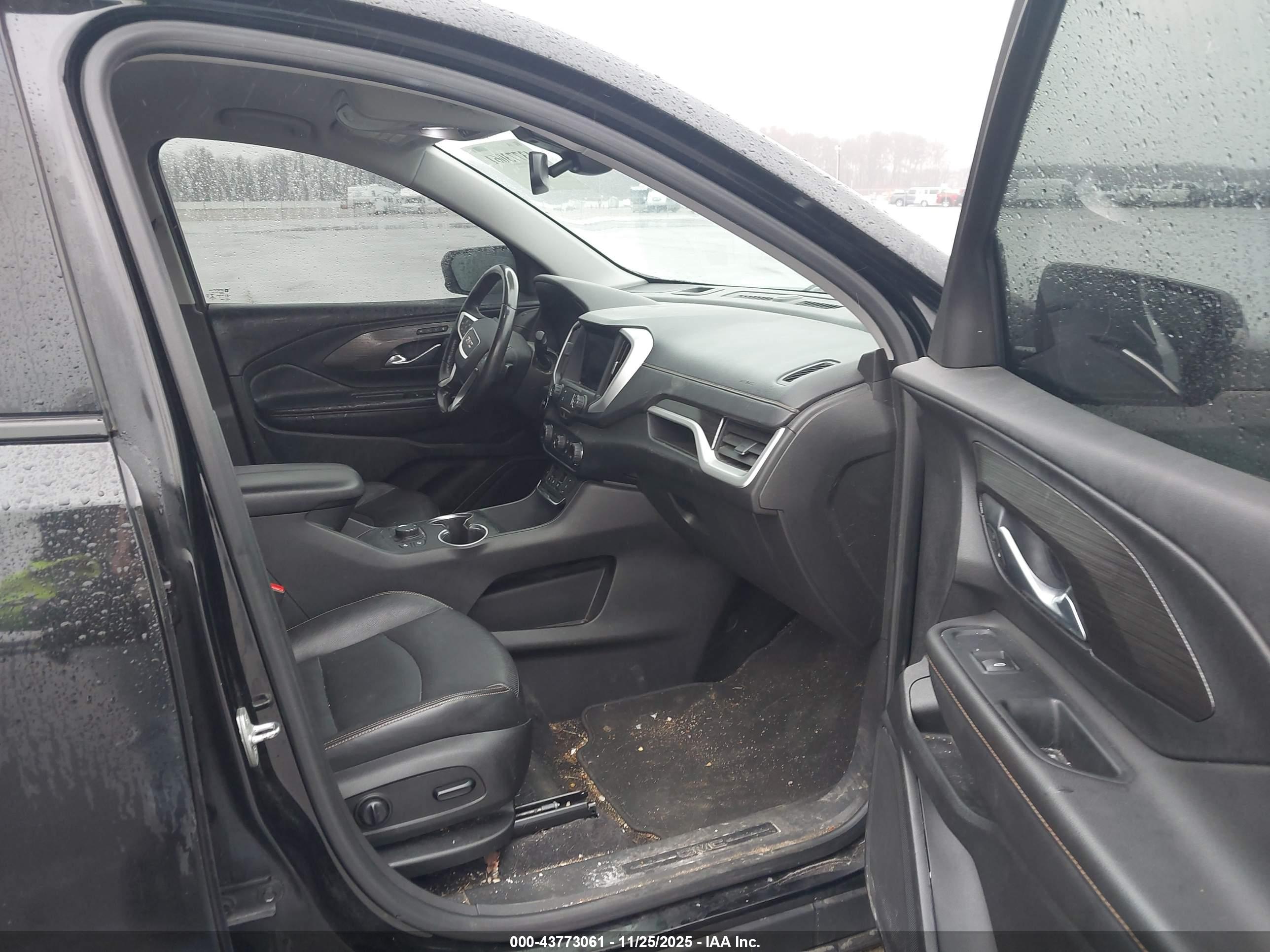 GMC TERRAIN image 5