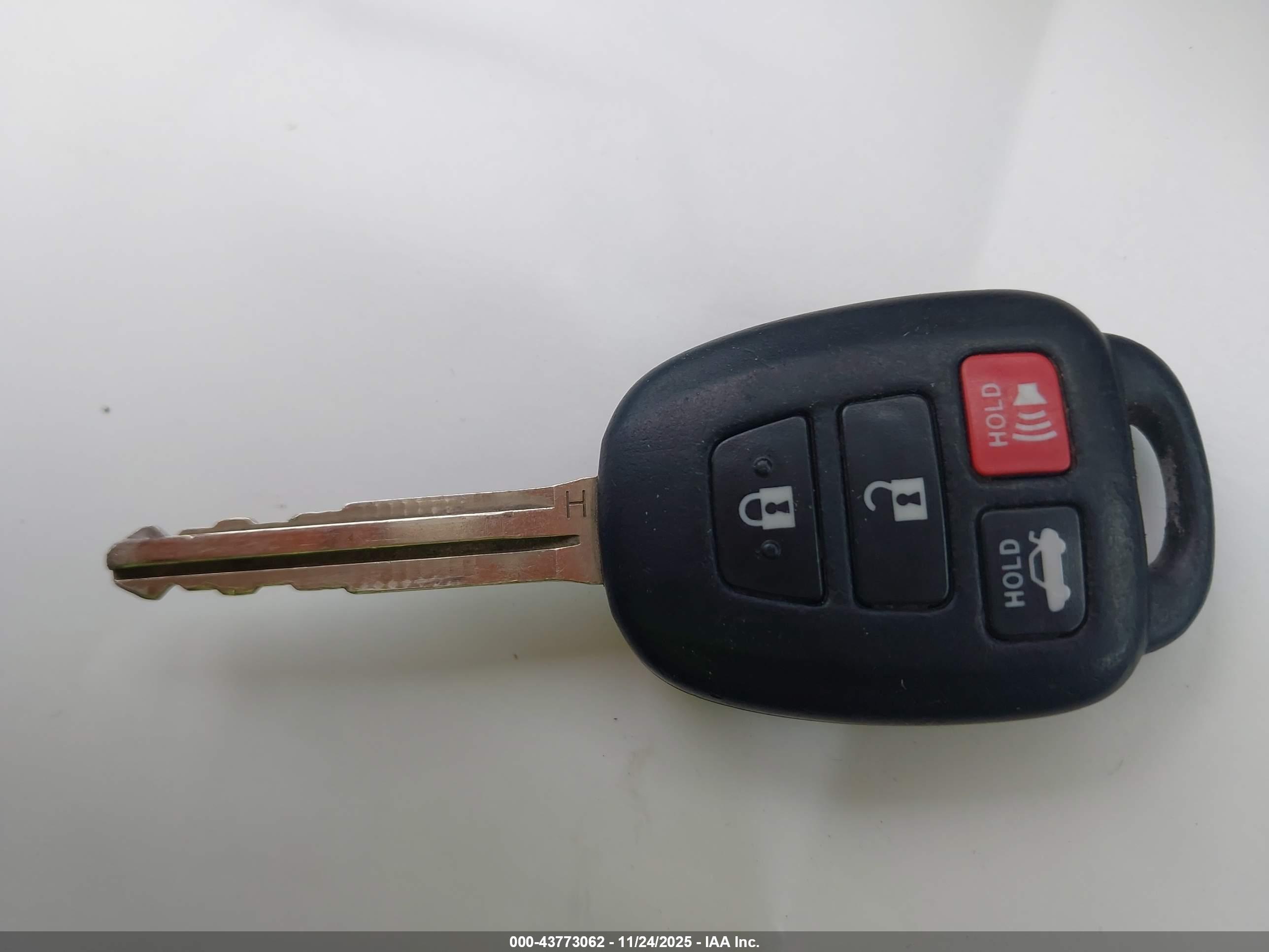 TOYOTA COROLLA image 11
