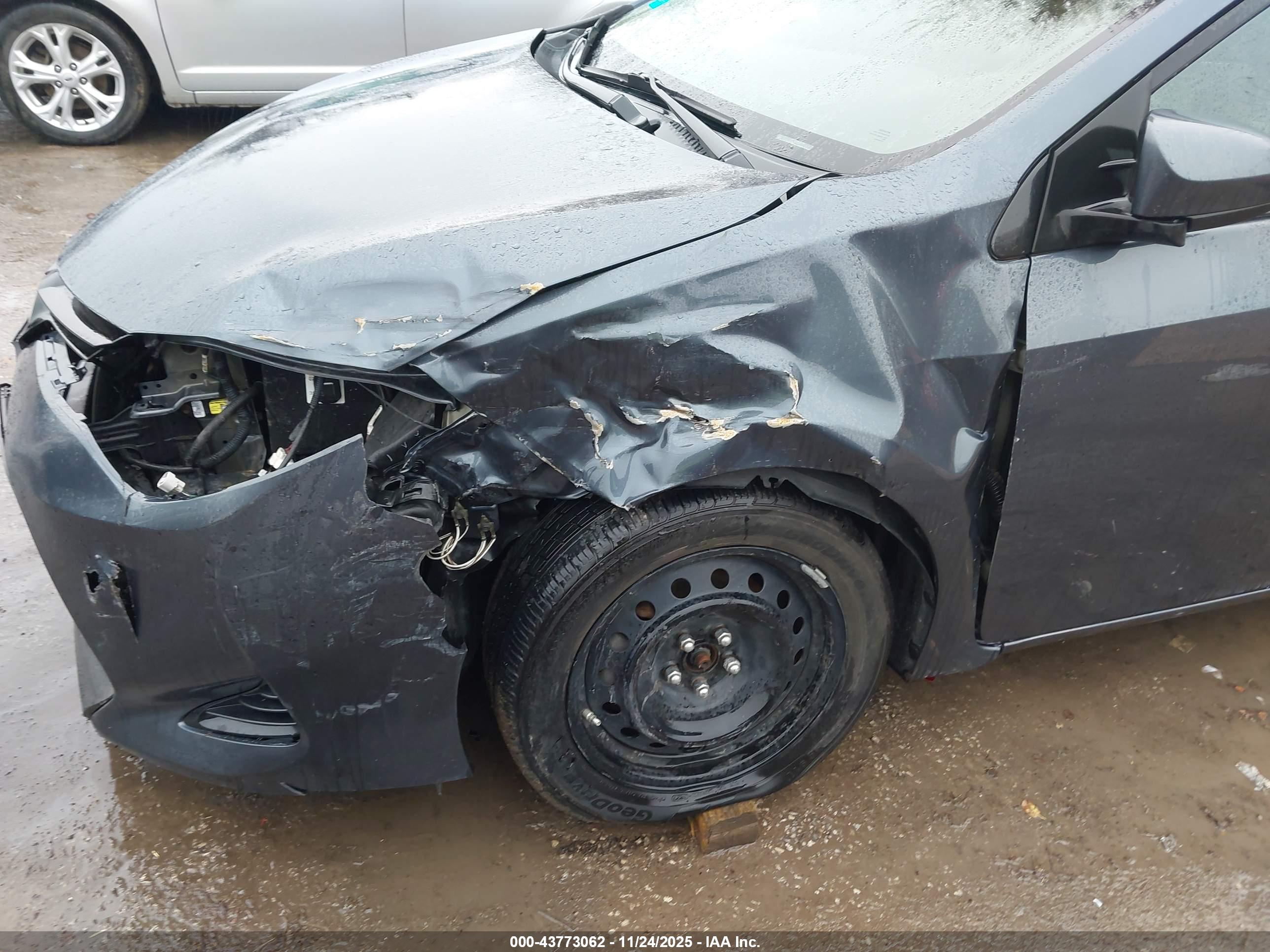 TOYOTA COROLLA image 6