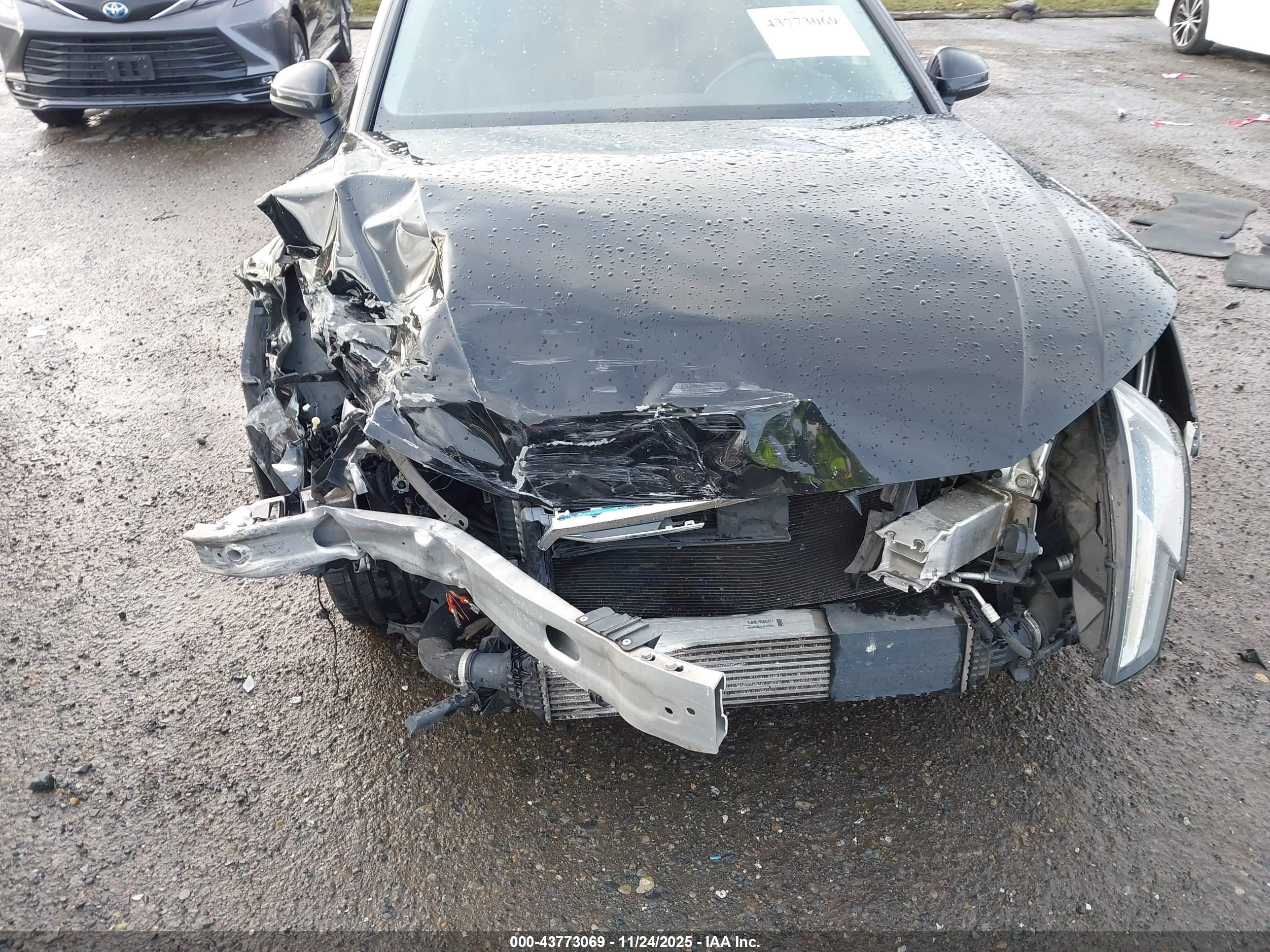 AUDI A4 image 10