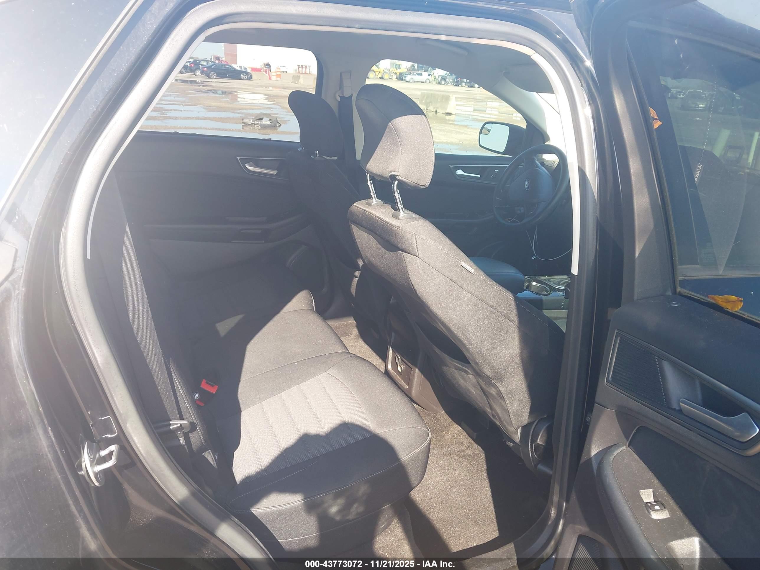 FORD EDGE image 8