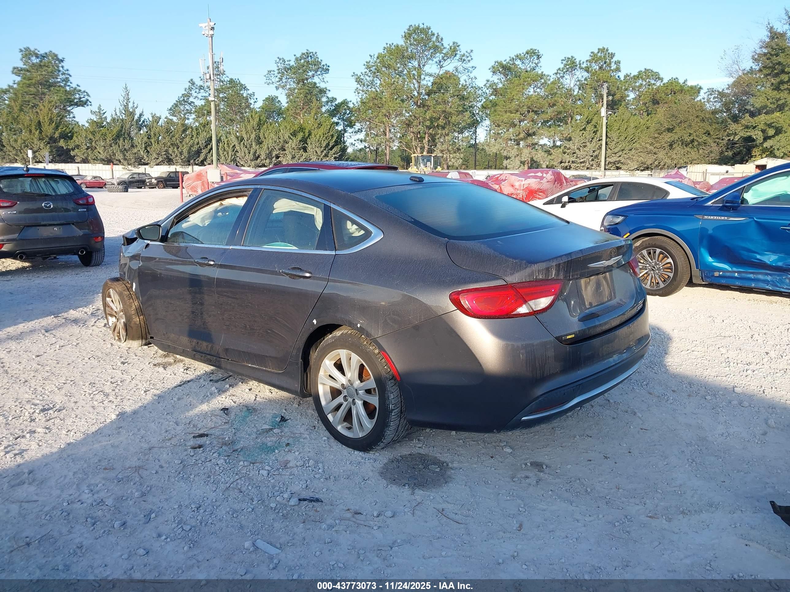 CHRYSLER 200 image 3