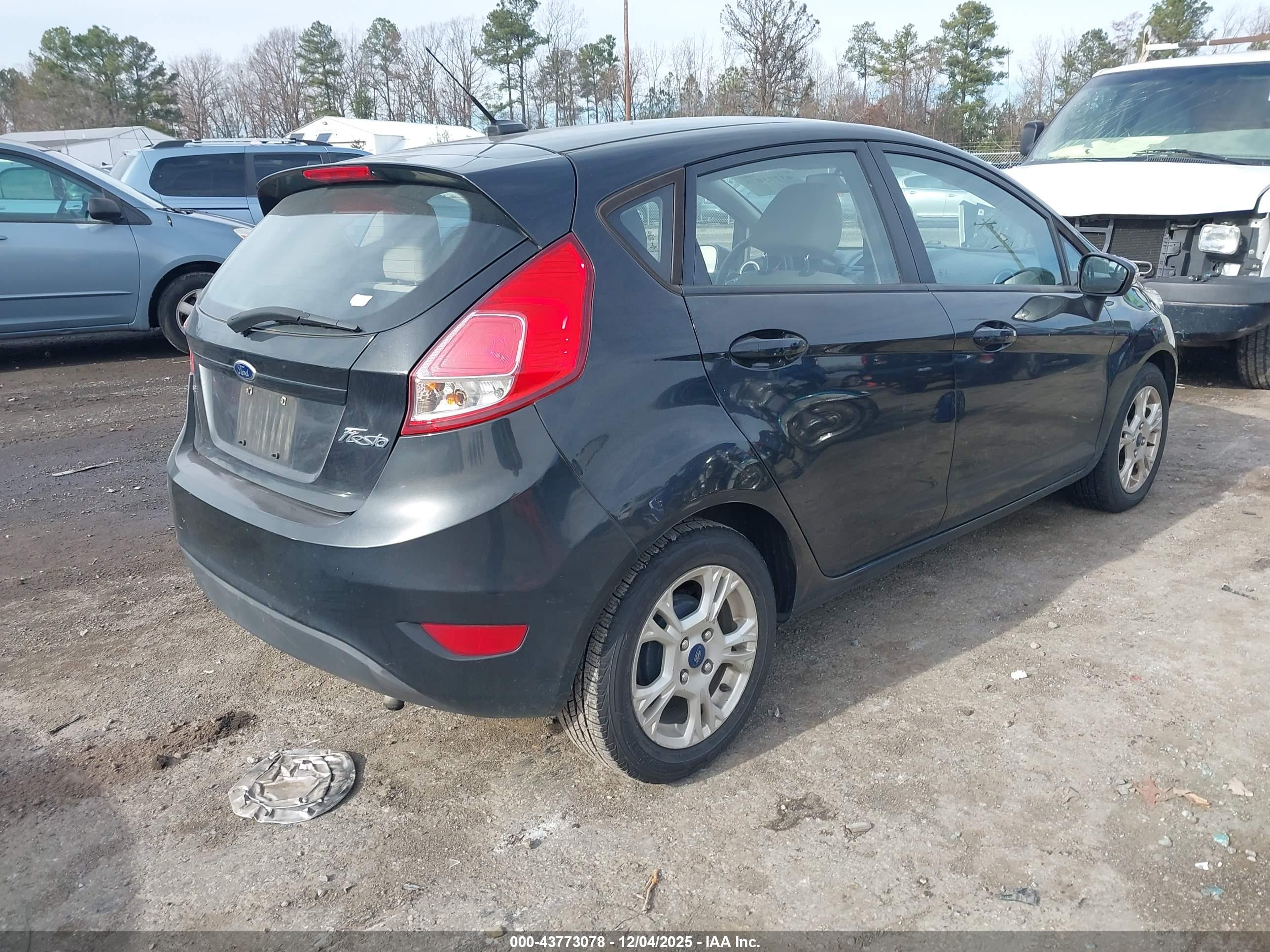 FORD FIESTA image 4