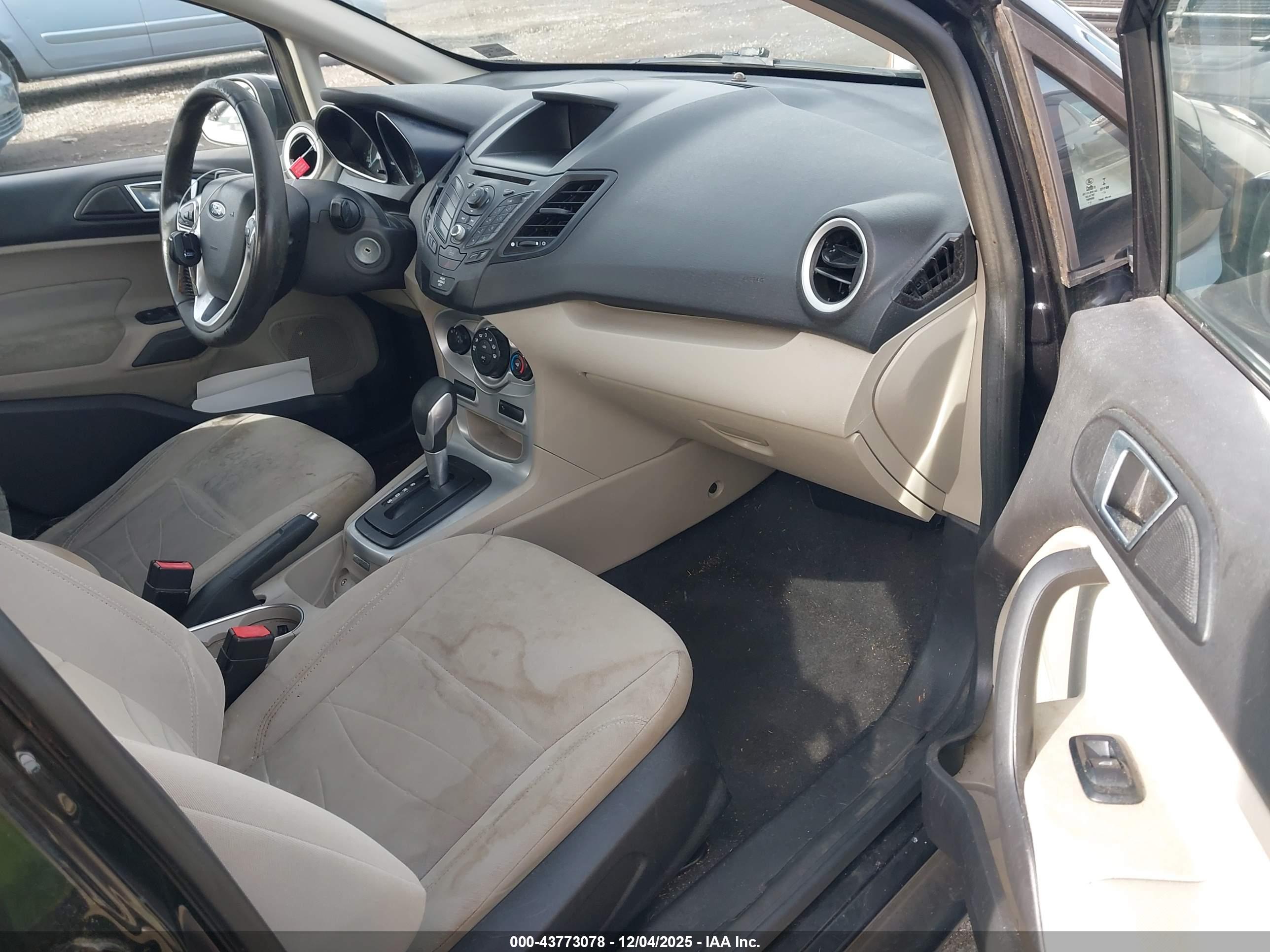FORD FIESTA image 5