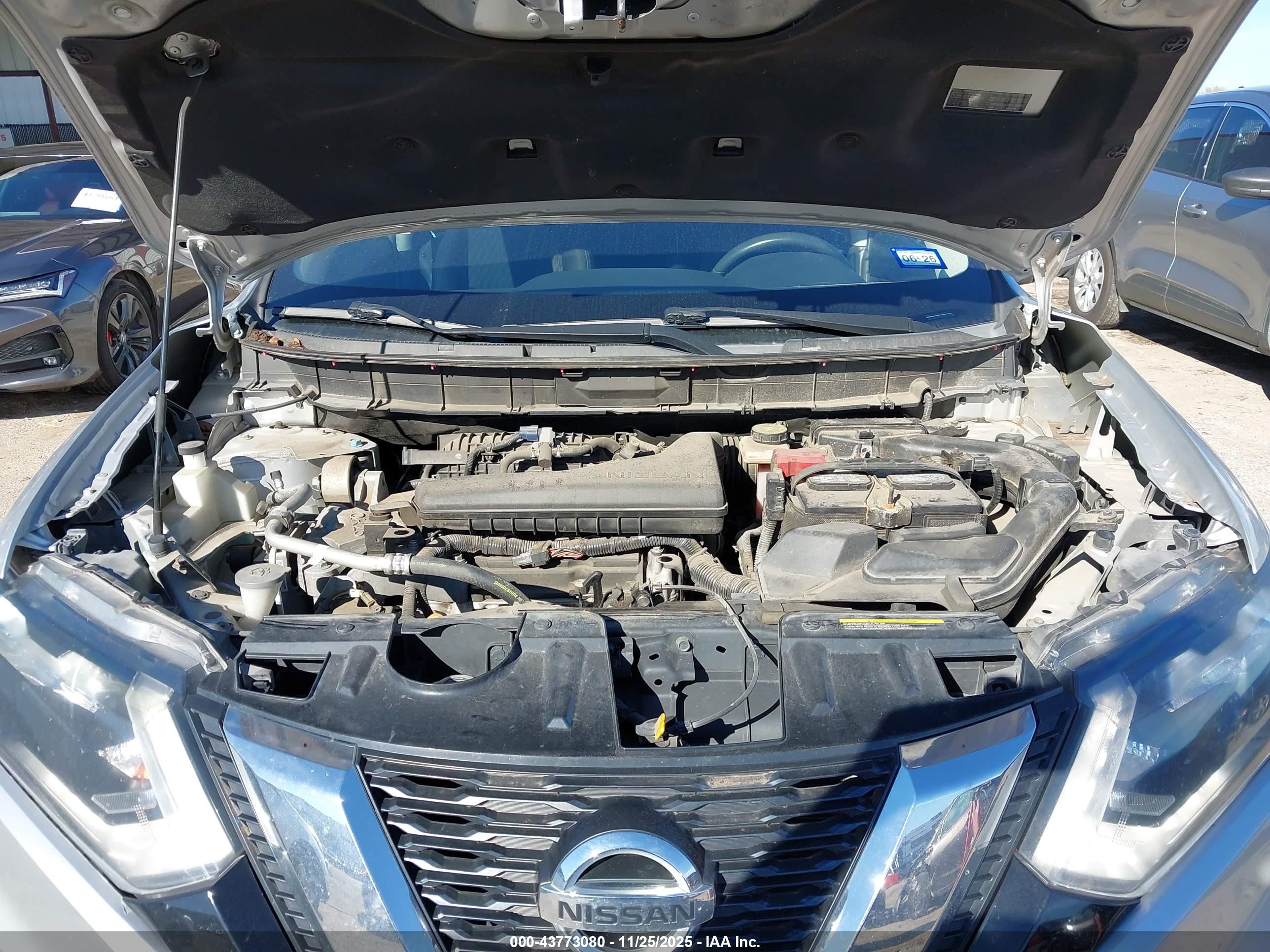 NISSAN ROGUE image 10