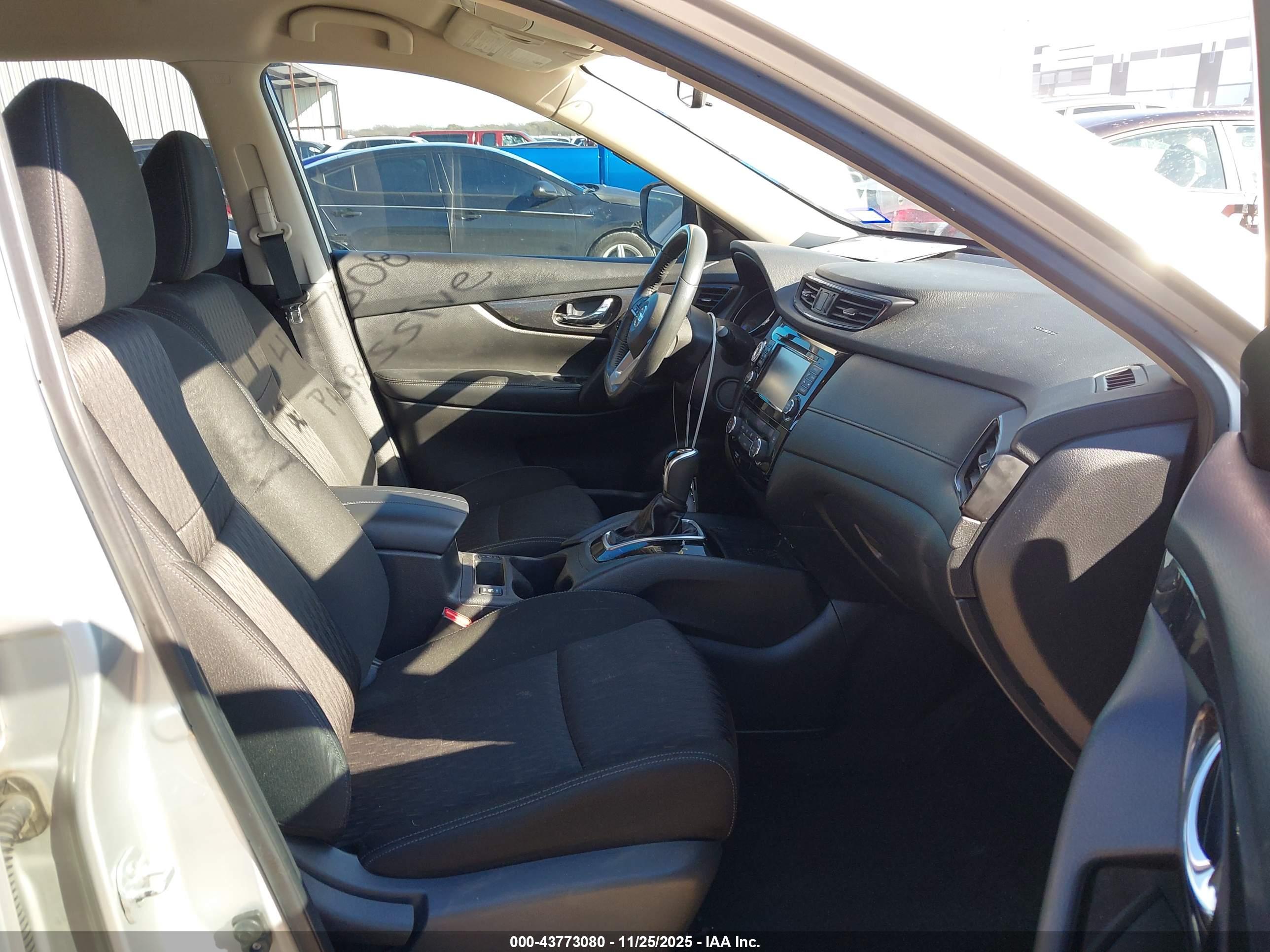NISSAN ROGUE image 5