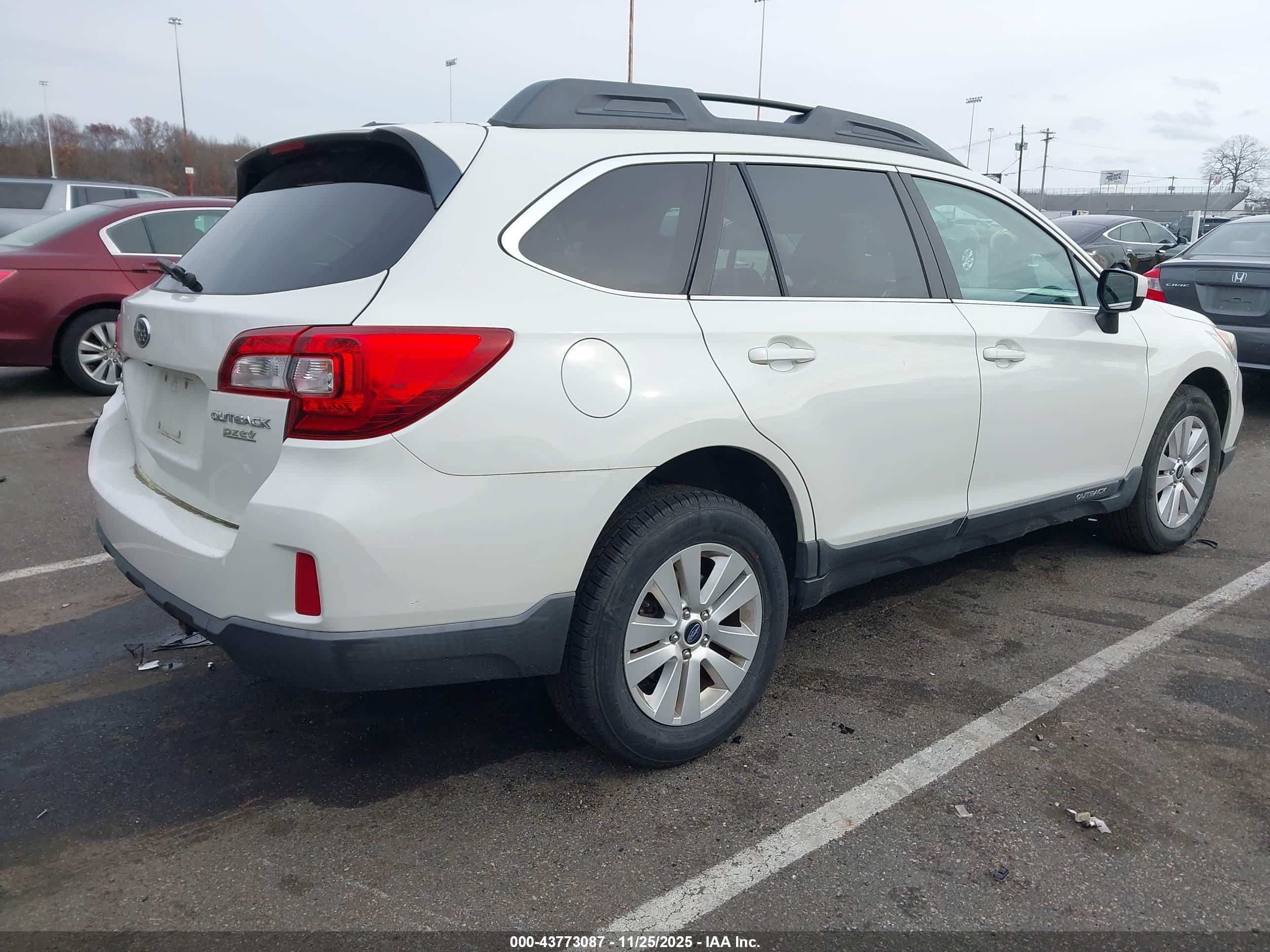 SUBARU OUTBACK image 4