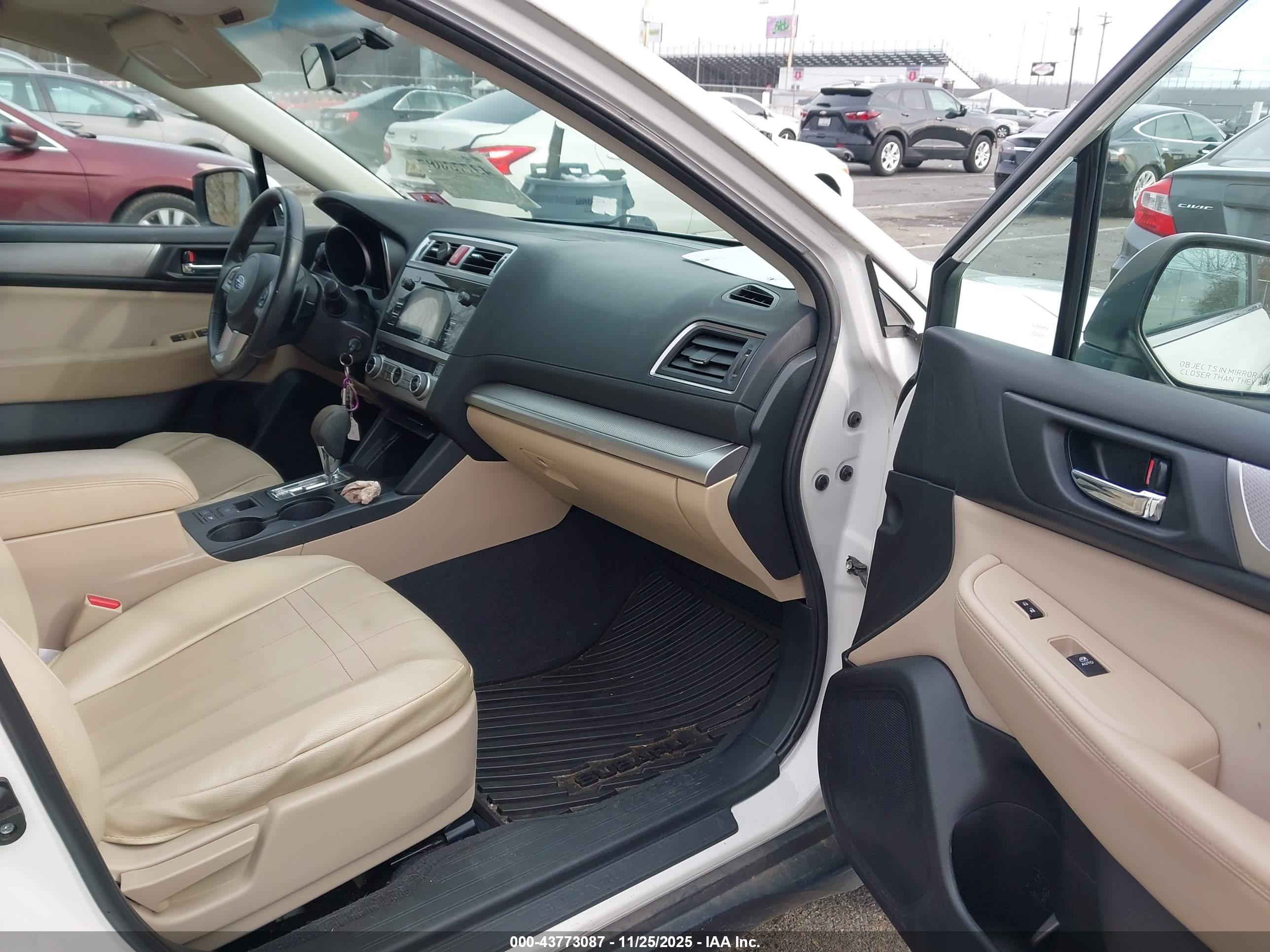 SUBARU OUTBACK image 5