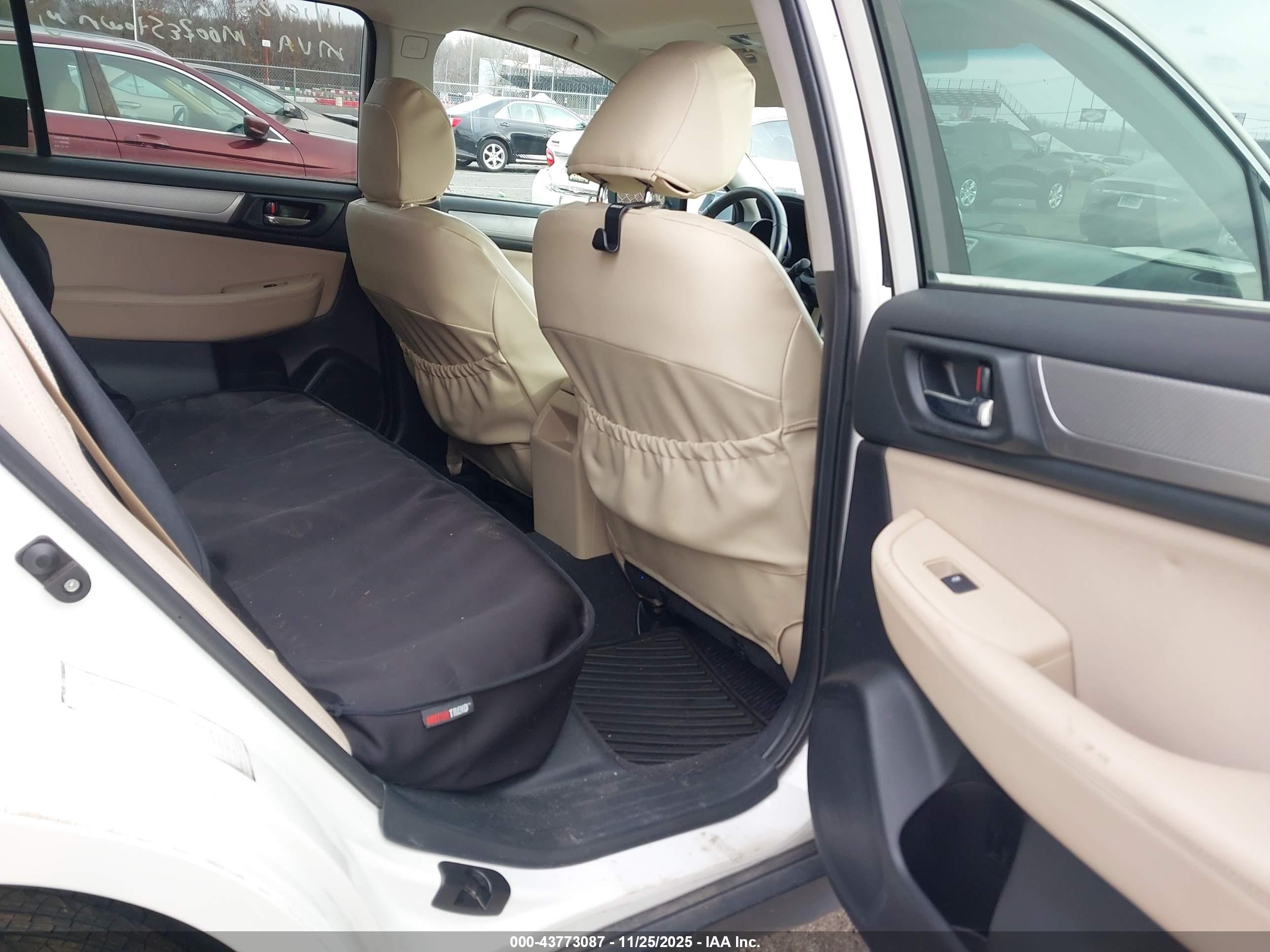 SUBARU OUTBACK image 8