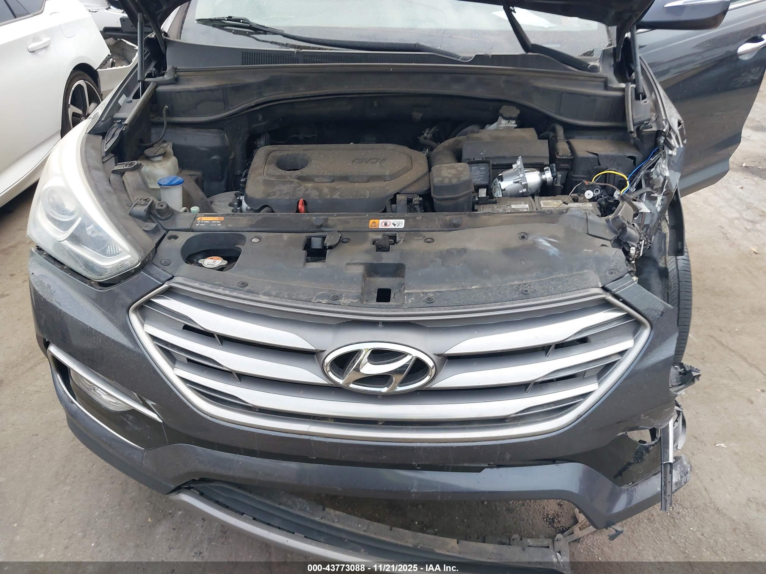 HYUNDAI SANTA image 10