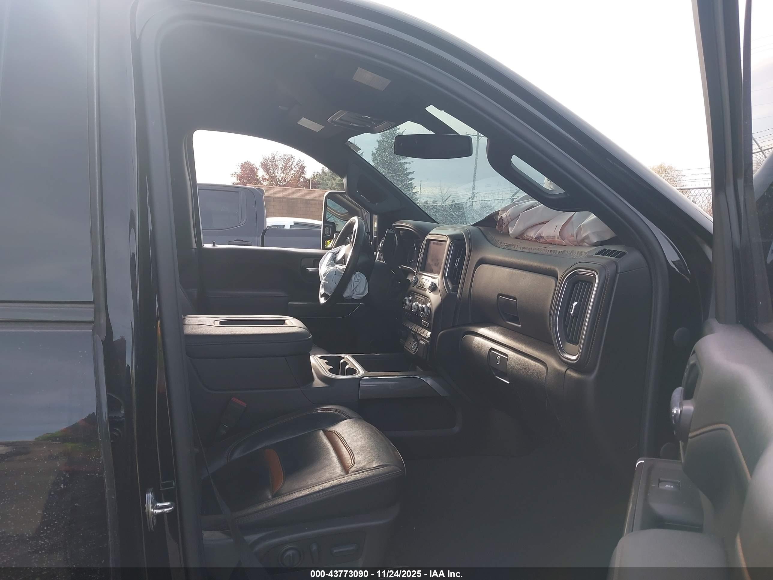 GMC SIERRA image 5