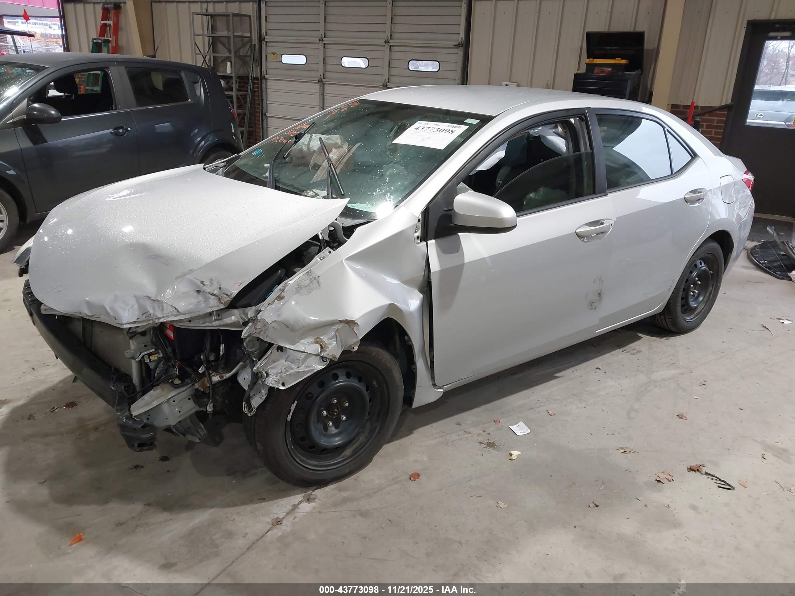 TOYOTA COROLLA image 2