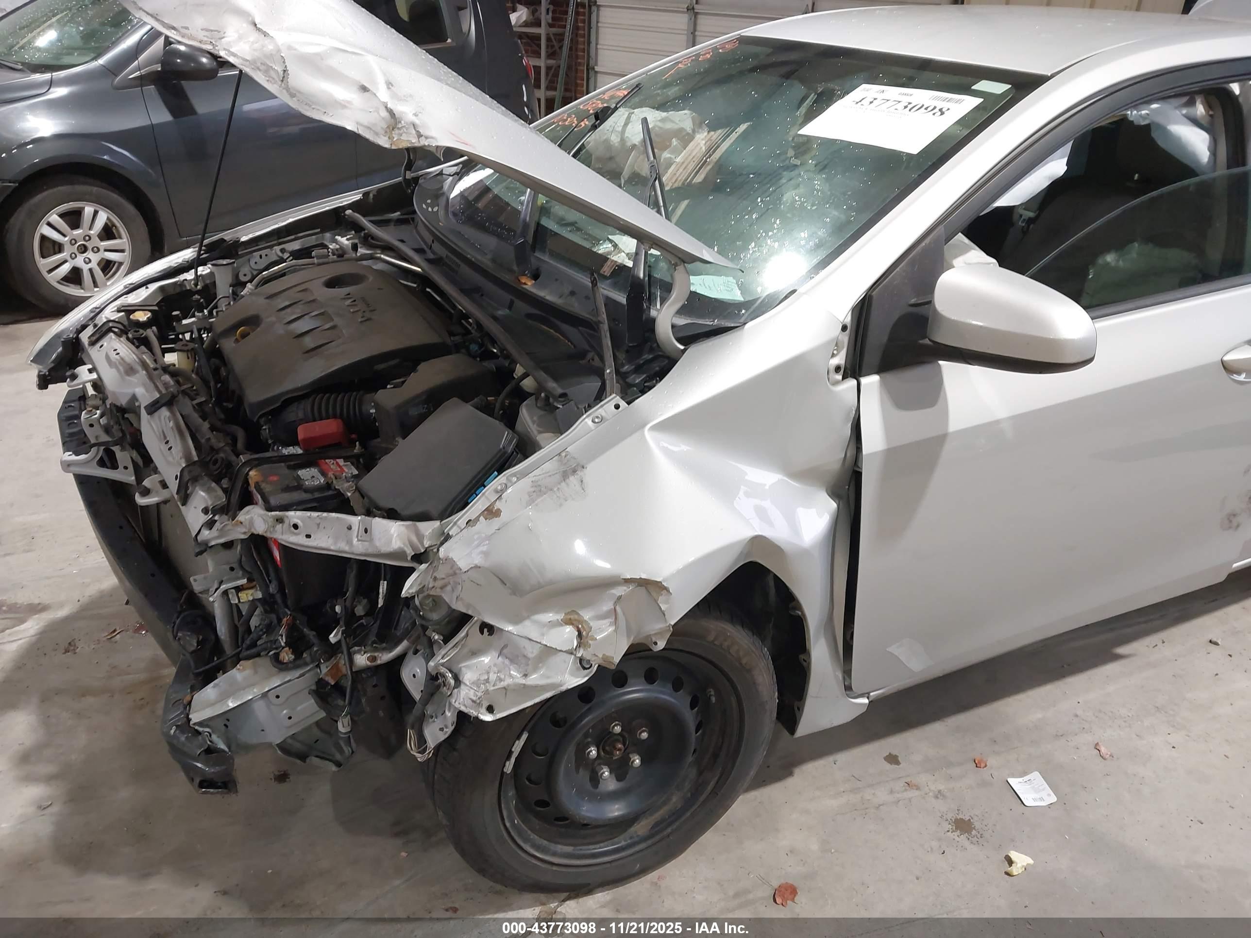 TOYOTA COROLLA image 6