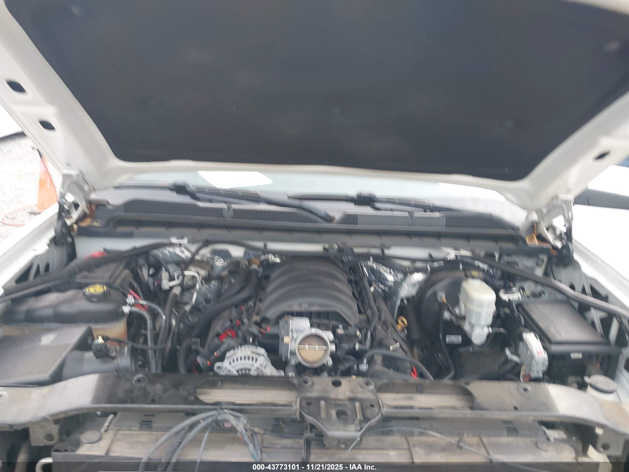 CHEVROLET SILVERADO image 10