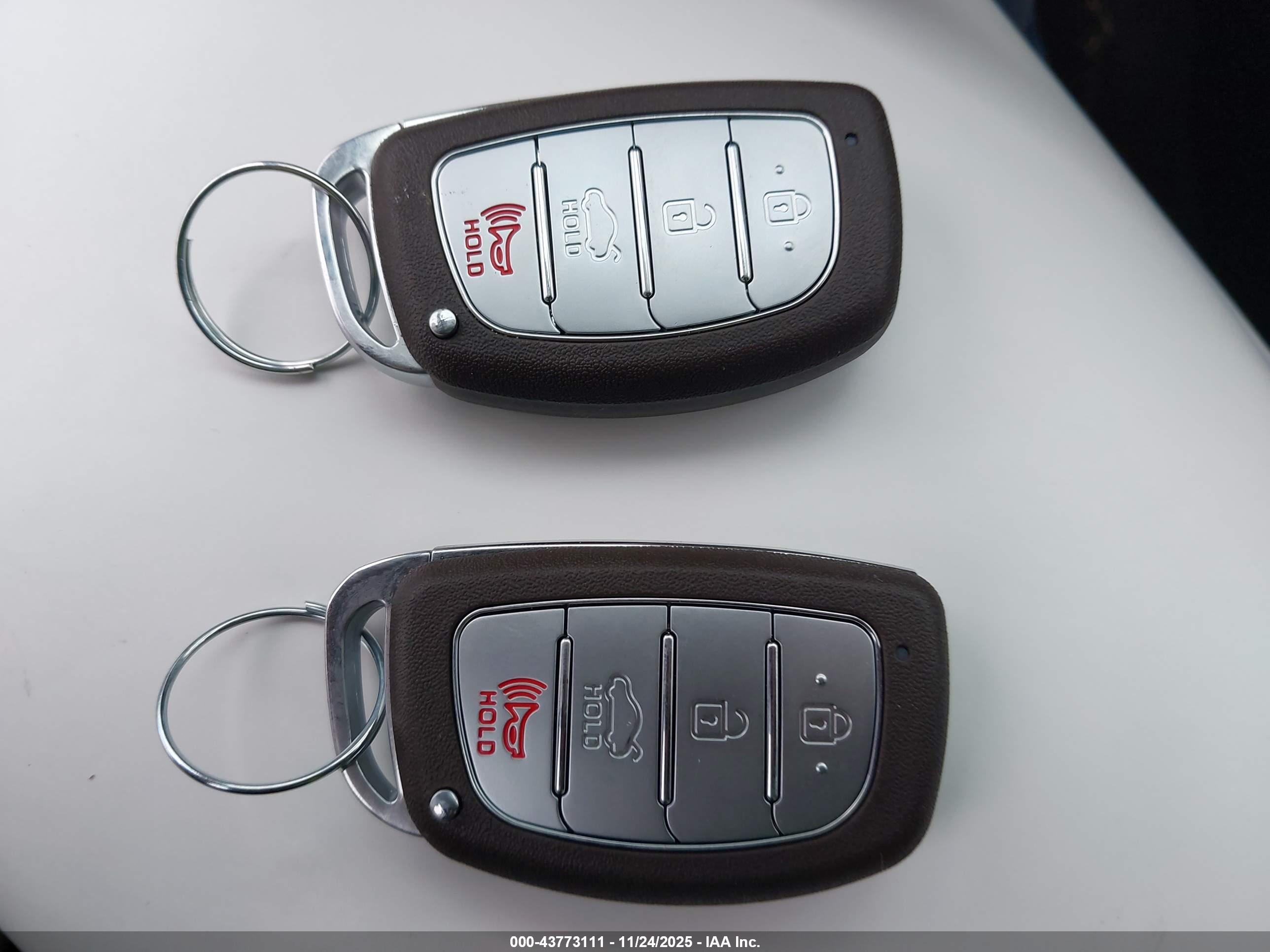 HYUNDAI ELANTRA image 11