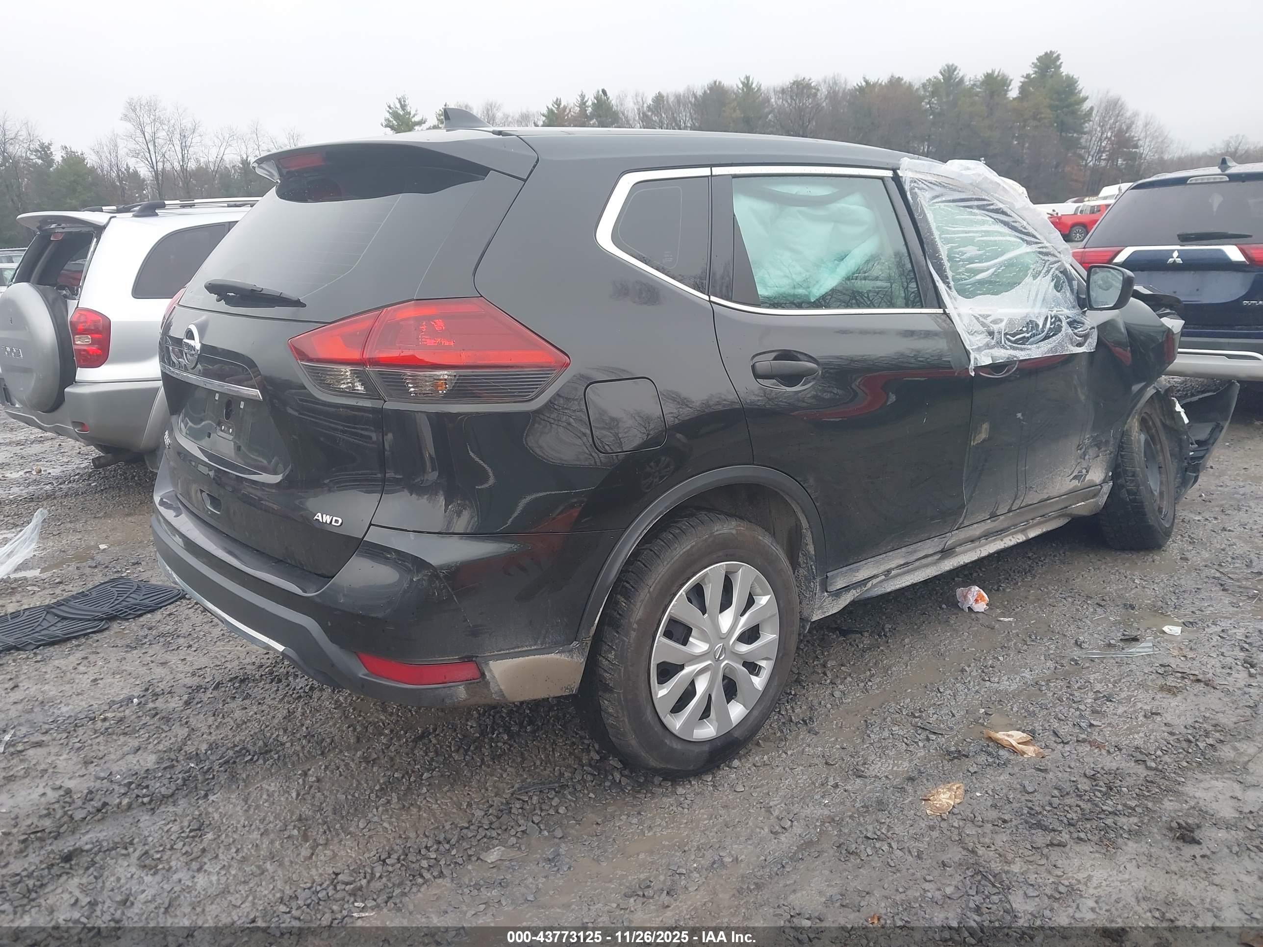NISSAN ROGUE image 4