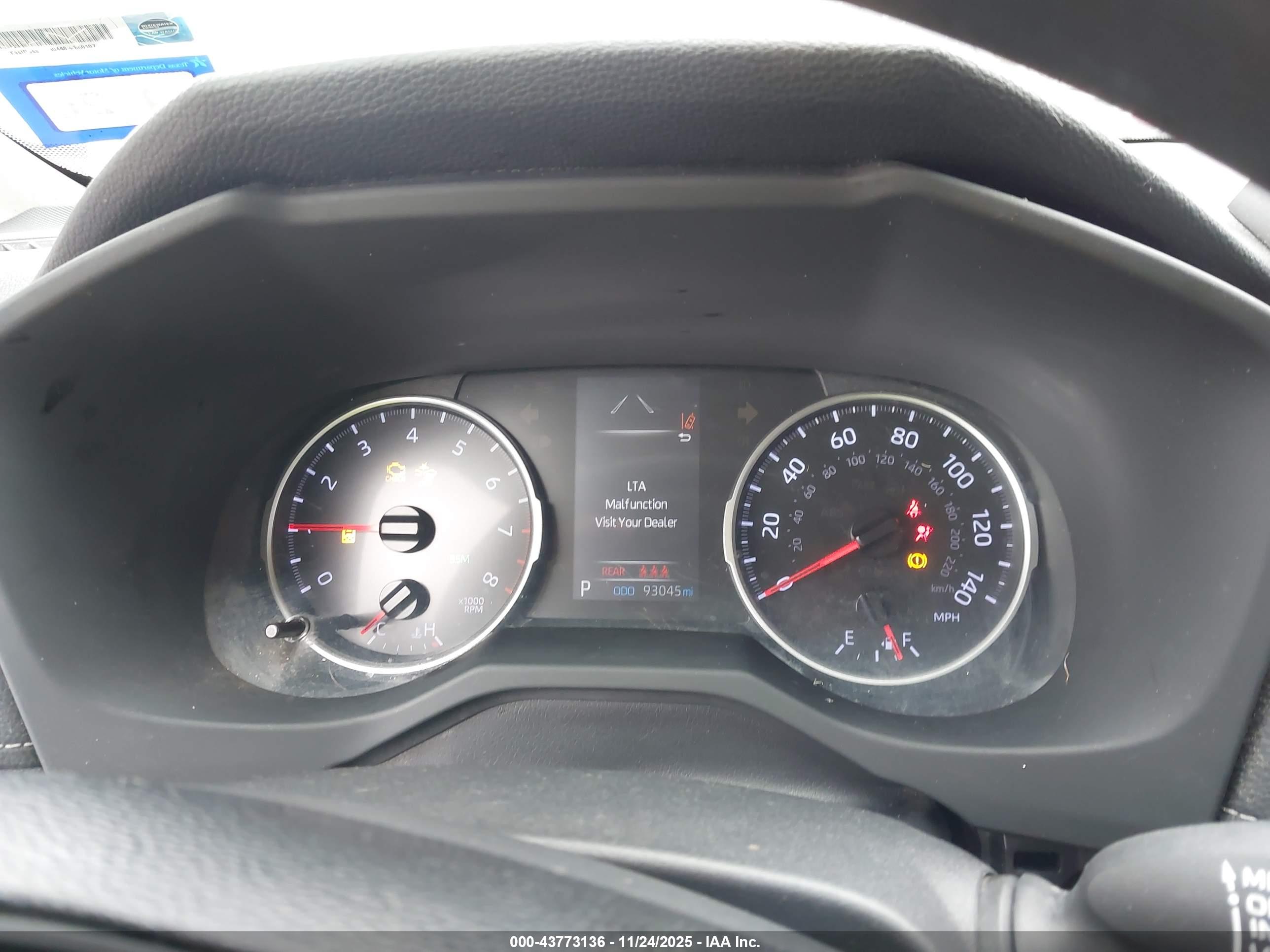 TOYOTA RAV4 image 7