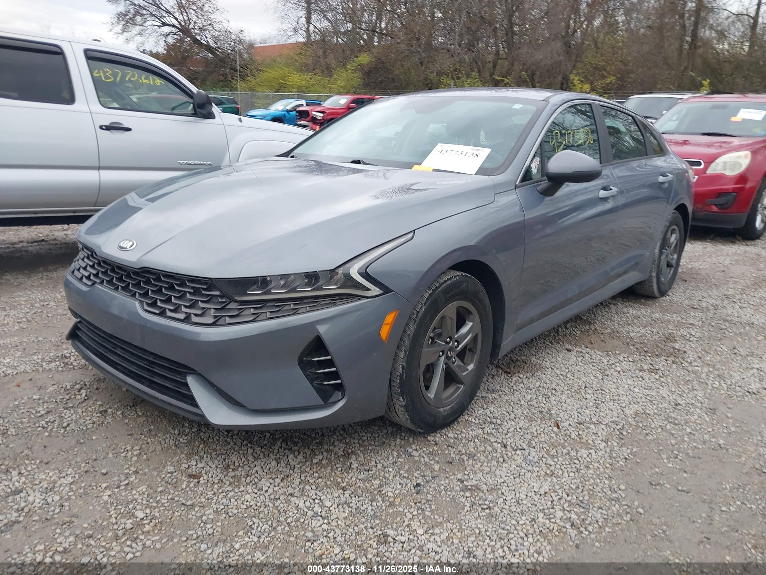 KIA K5 image 2