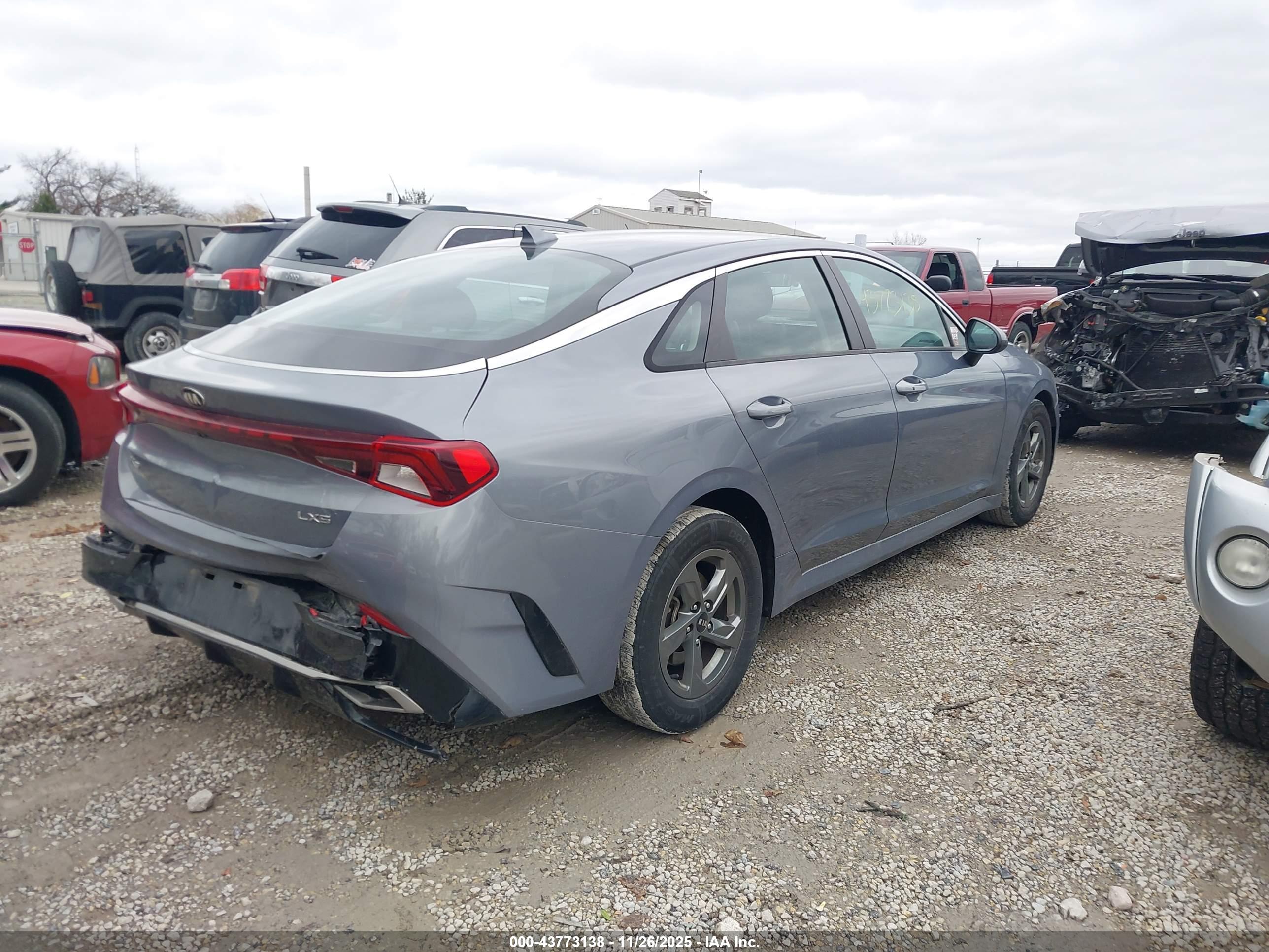KIA K5 image 4